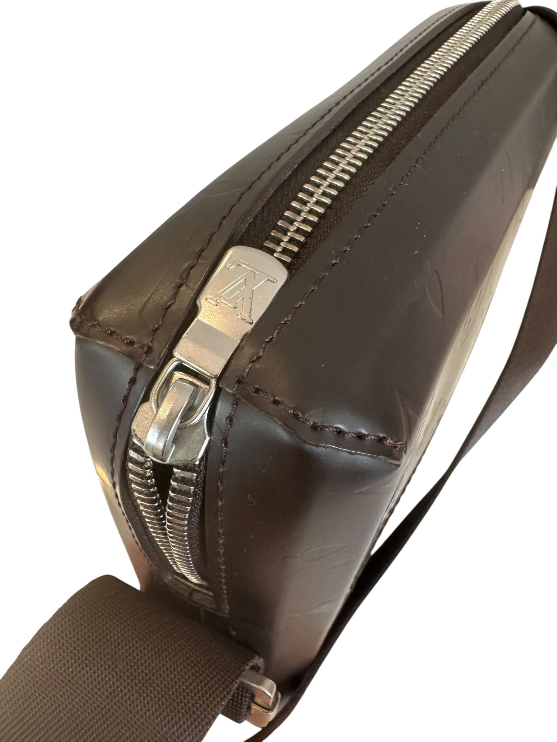 LOUIS VUITTON GLACE LEATHER BOBBY MESSENGER BAG