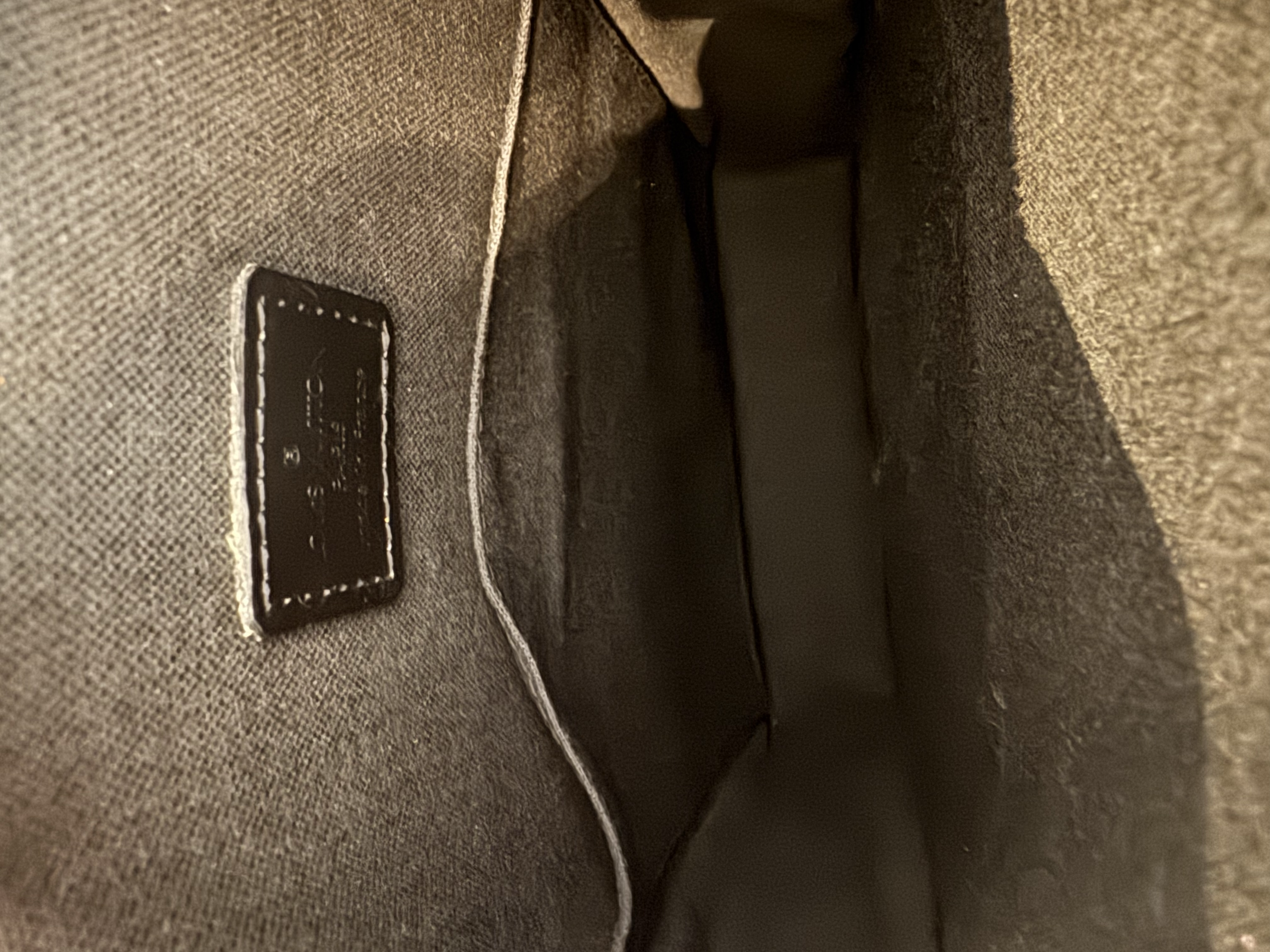 LOUIS VUITTON GLACE LEATHER BOBBY MESSENGER BAG