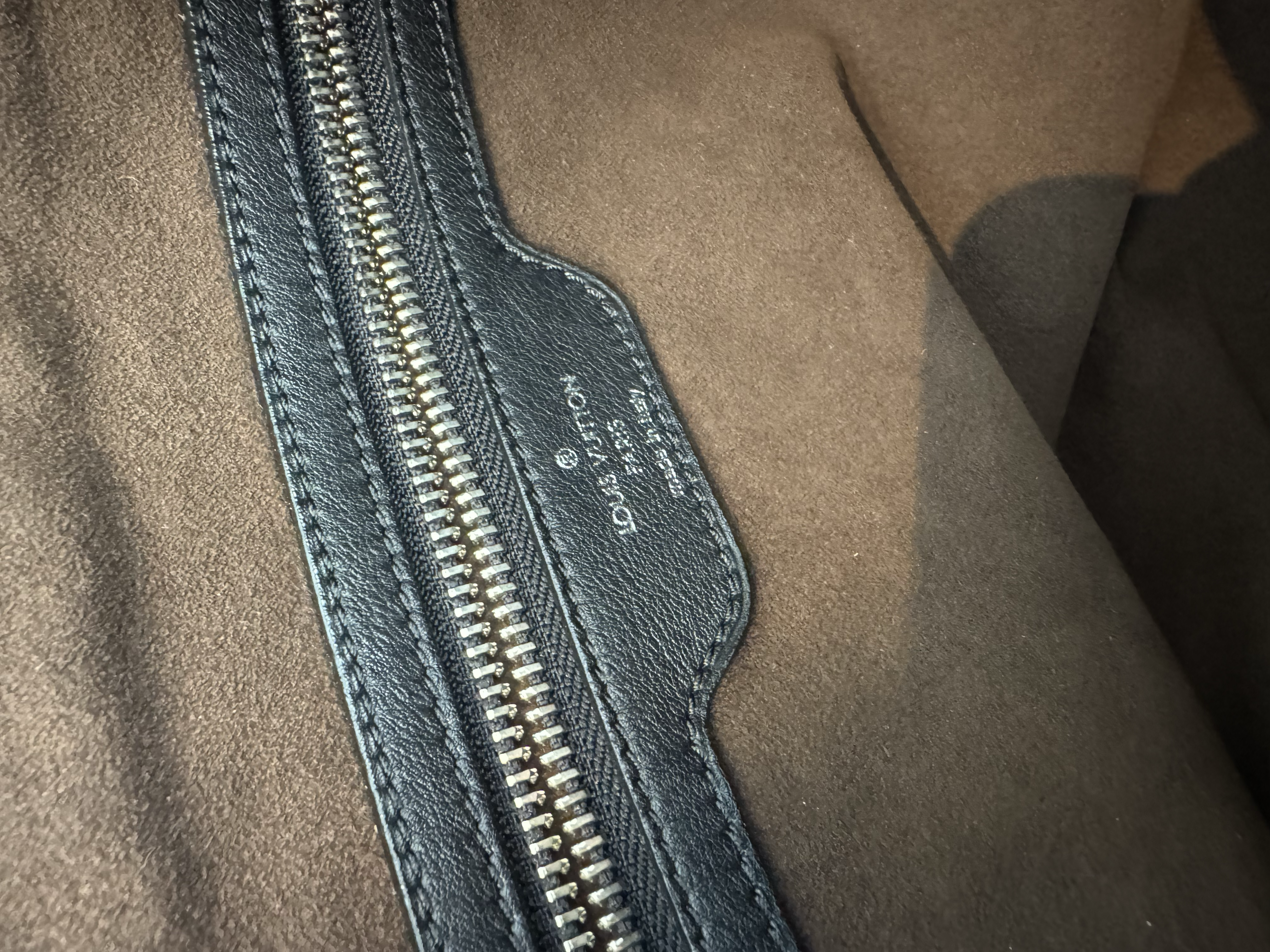 LOUIS VUITTON MONOGRAM ANTHEIA HOBO GM