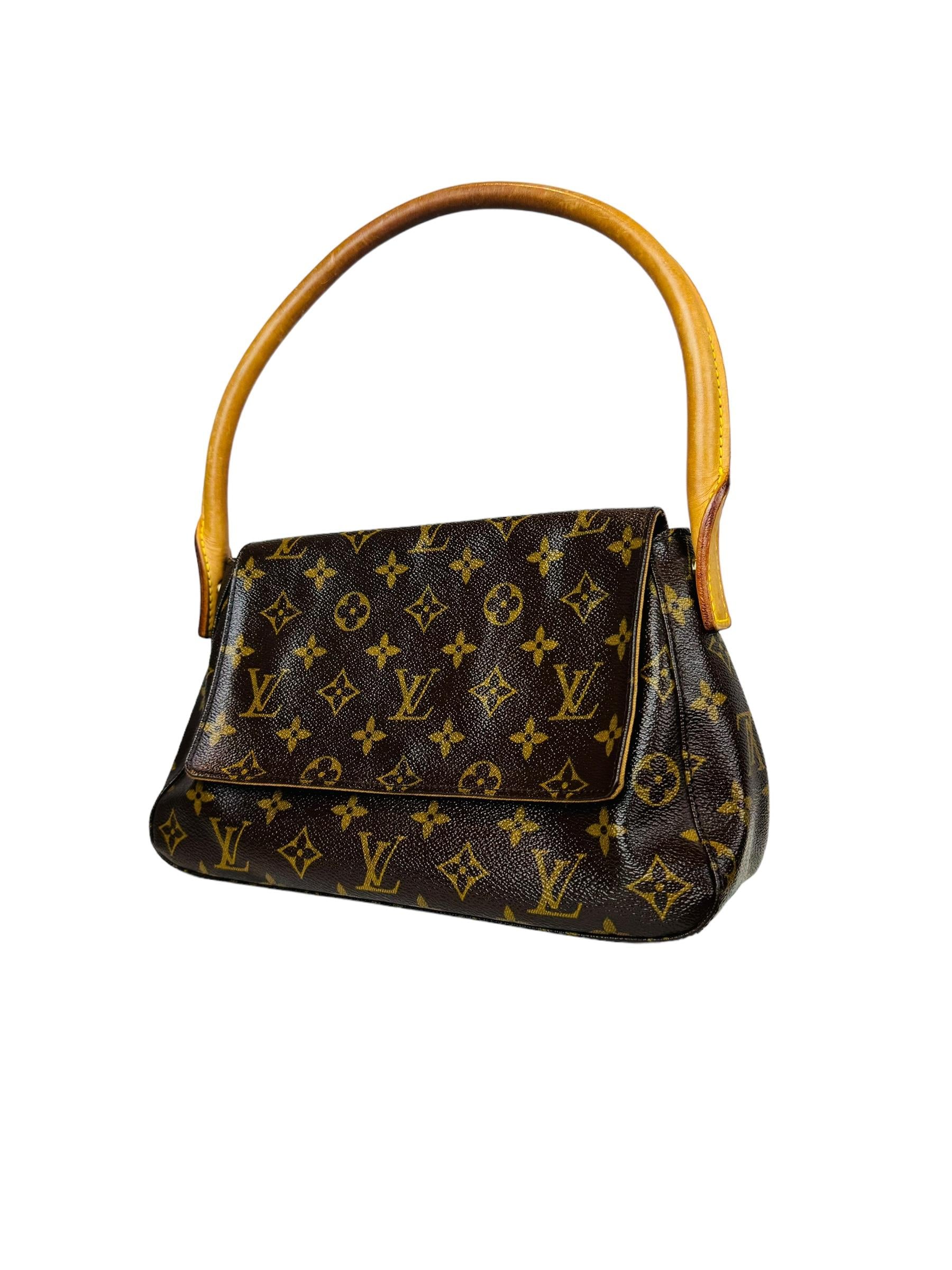 LOUIS VUITTON MONOGRAM LOOPING OMUZ ÇANTASI