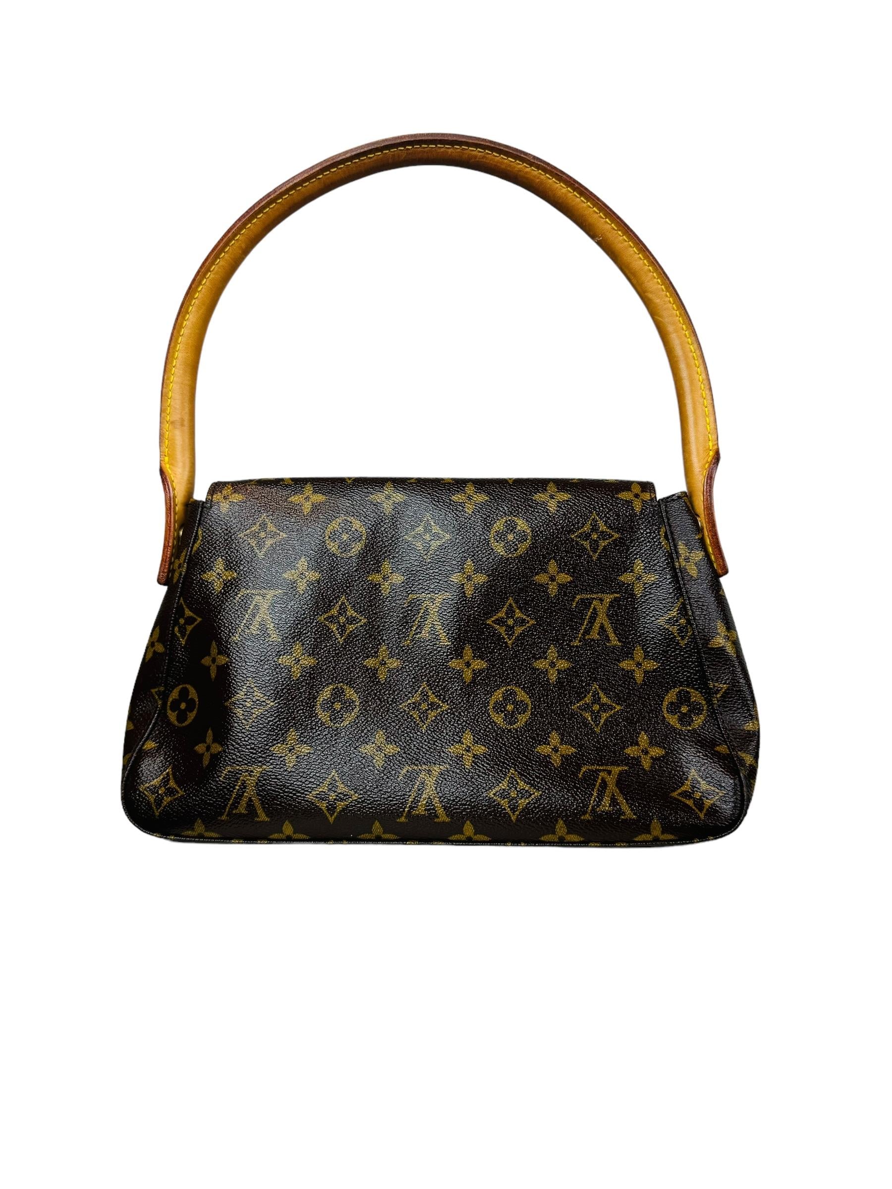 LOUIS VUITTON MONOGRAM LOOPING OMUZ ÇANTASI