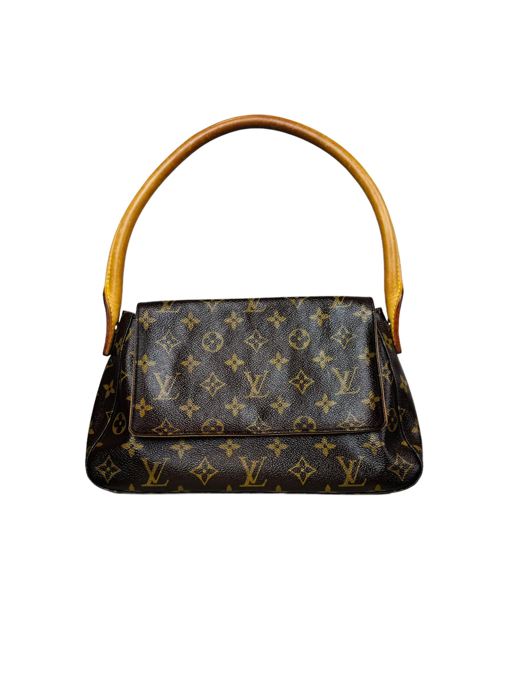 LOUIS VUITTON MONOGRAM LOOPING OMUZ ÇANTASI