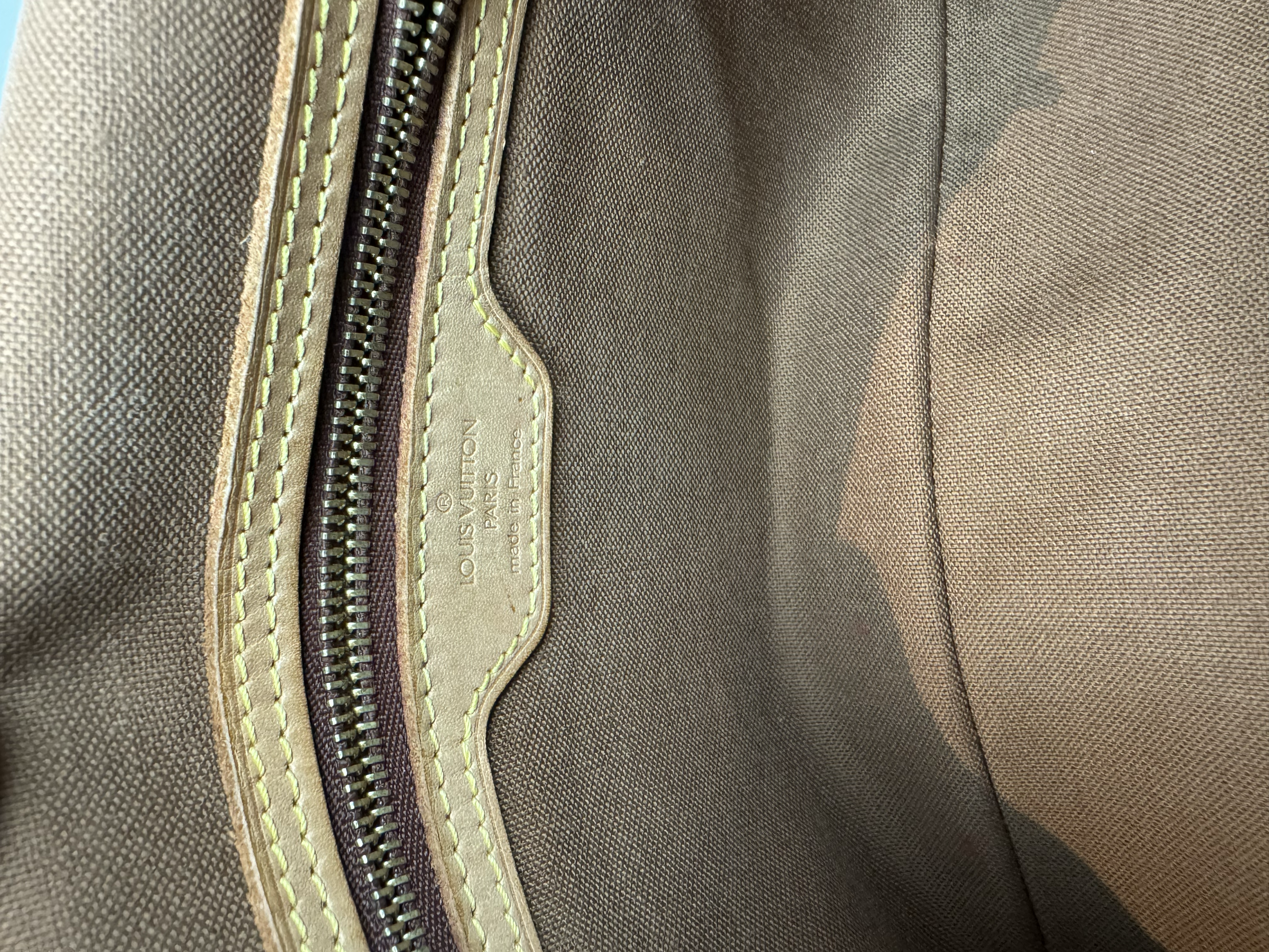 LOUIS VUITTON MONOGRAM LOOPING OMUZ ÇANTASI