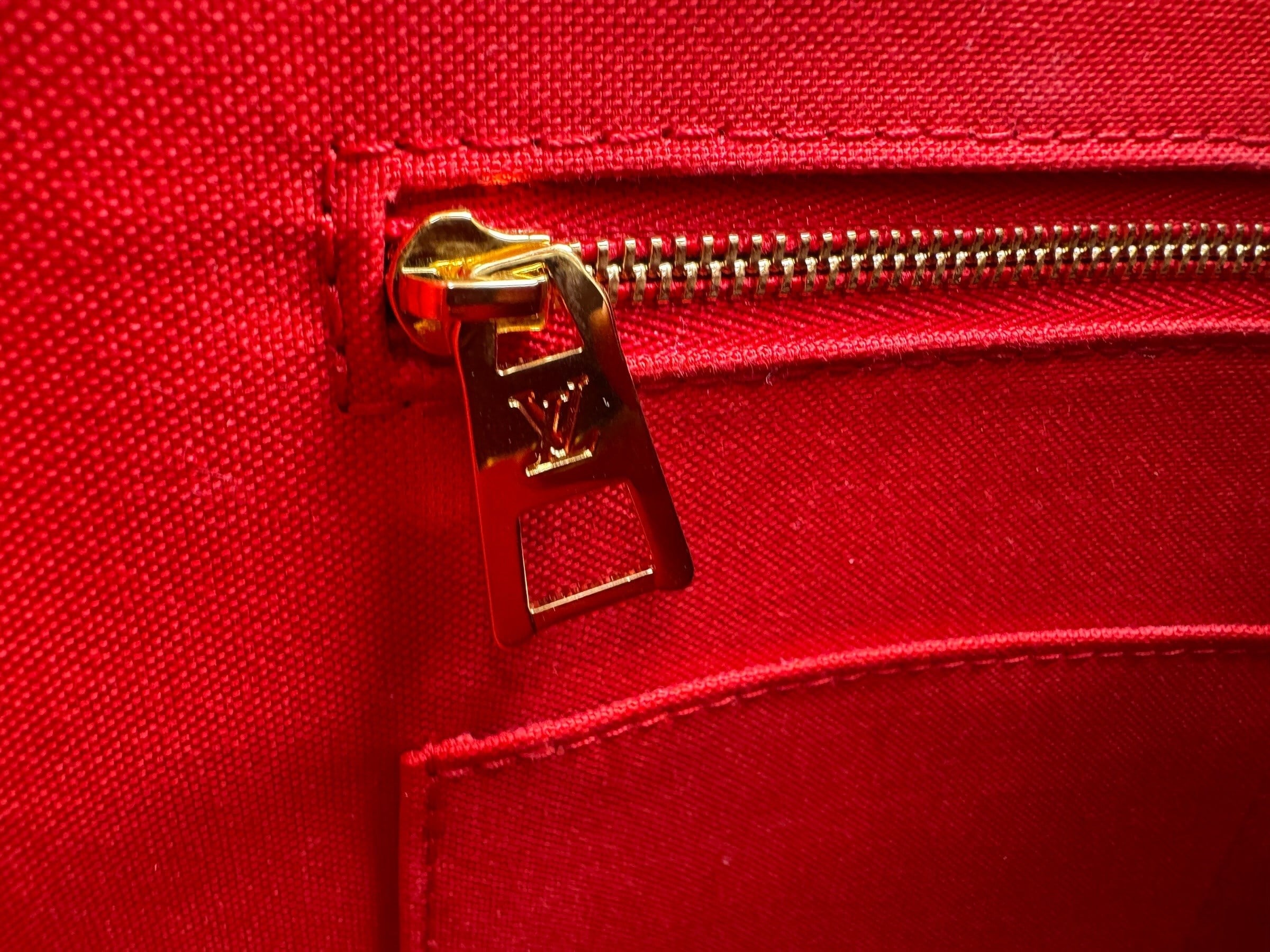 LOUIS VUITTON MONOGRAM ON THE GO MM TOTE