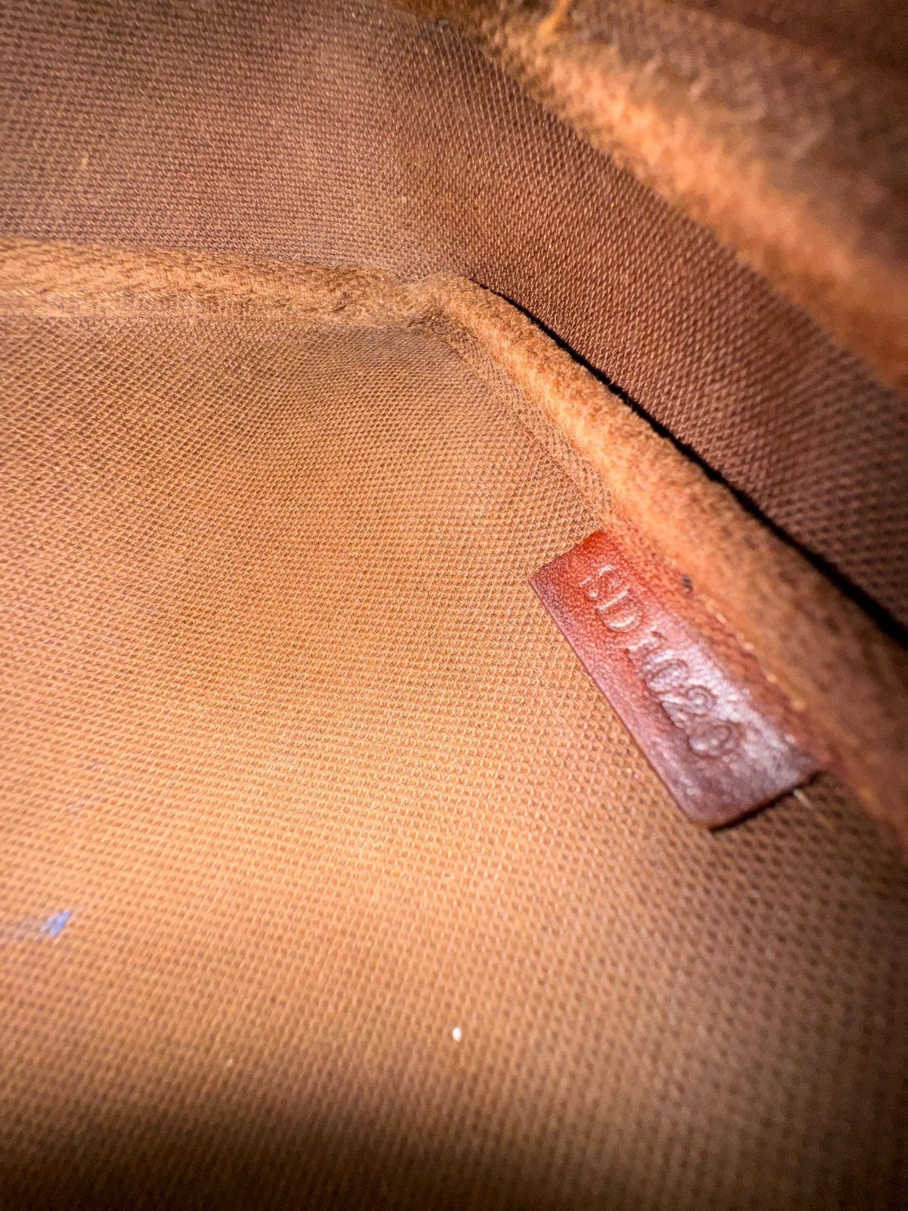 LOUIS VUITTON MONOGRAM POCHETTE