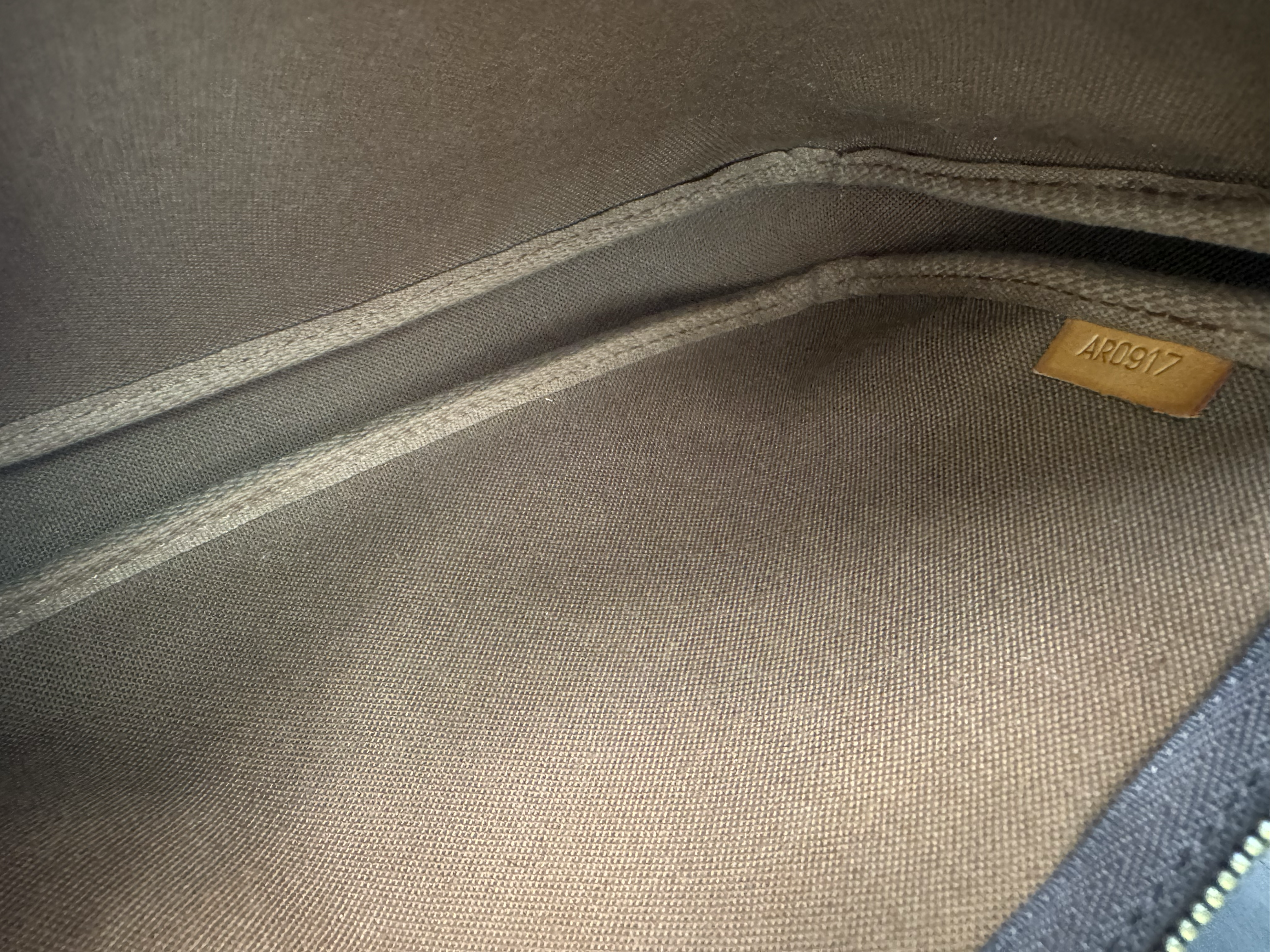 LOUIS VUITTON MONOGRAM POCHETTE