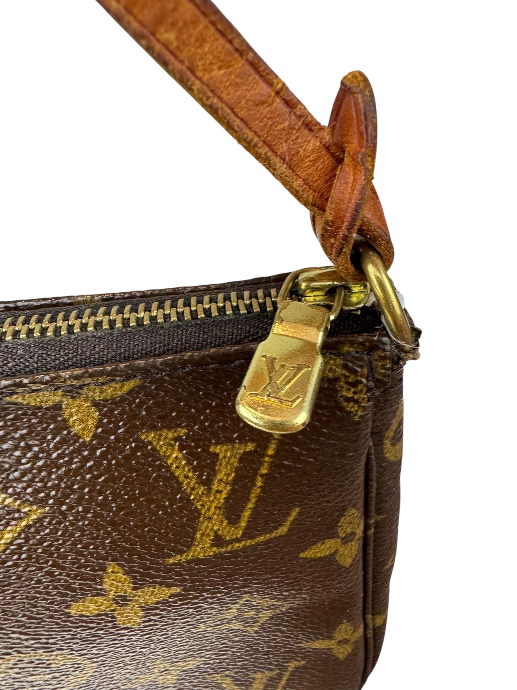 LOUIS VUITTON MONOGRAM POCHETTE