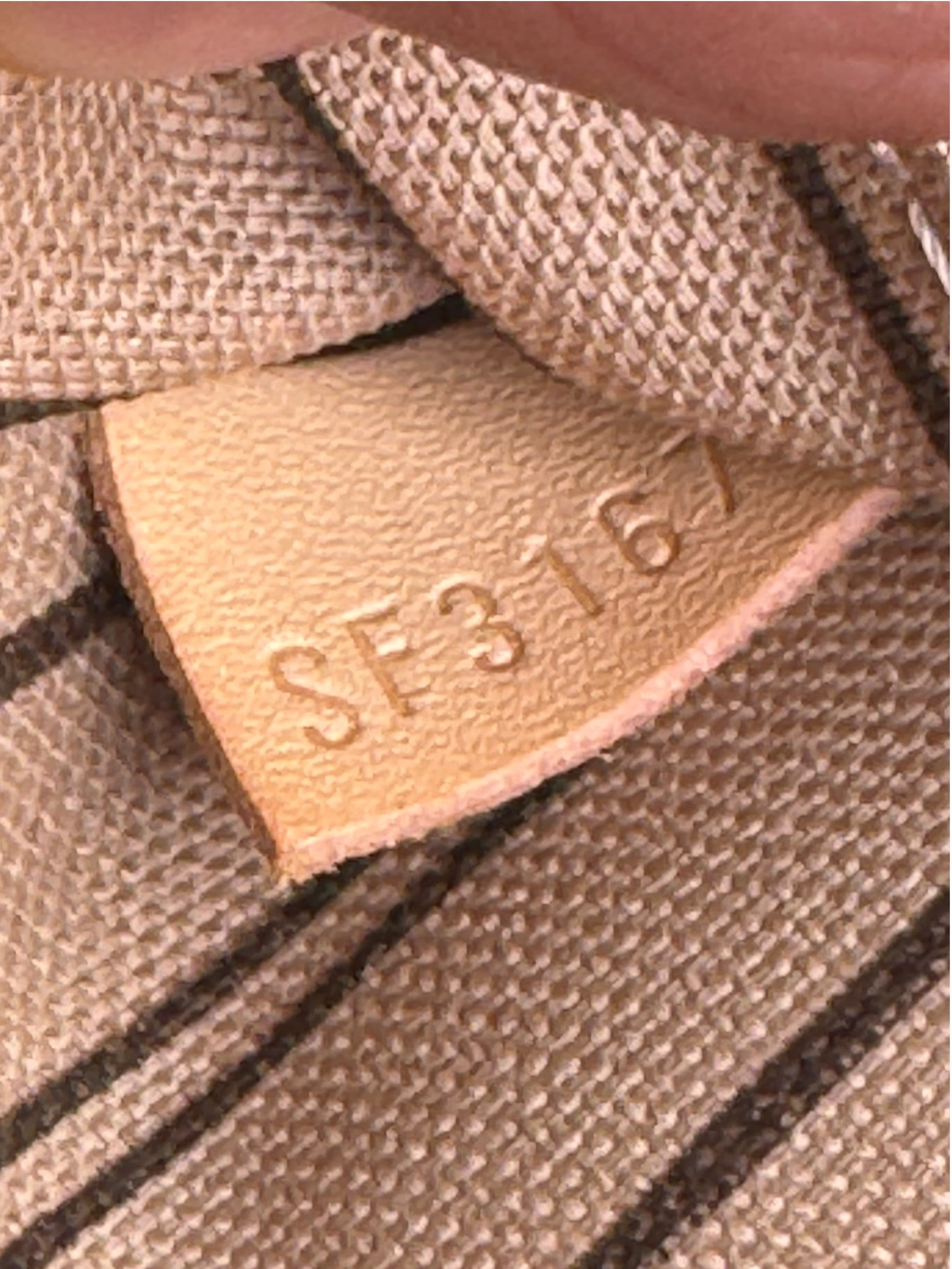 LOUIS VUITTON NEVERFULL MM TOTE