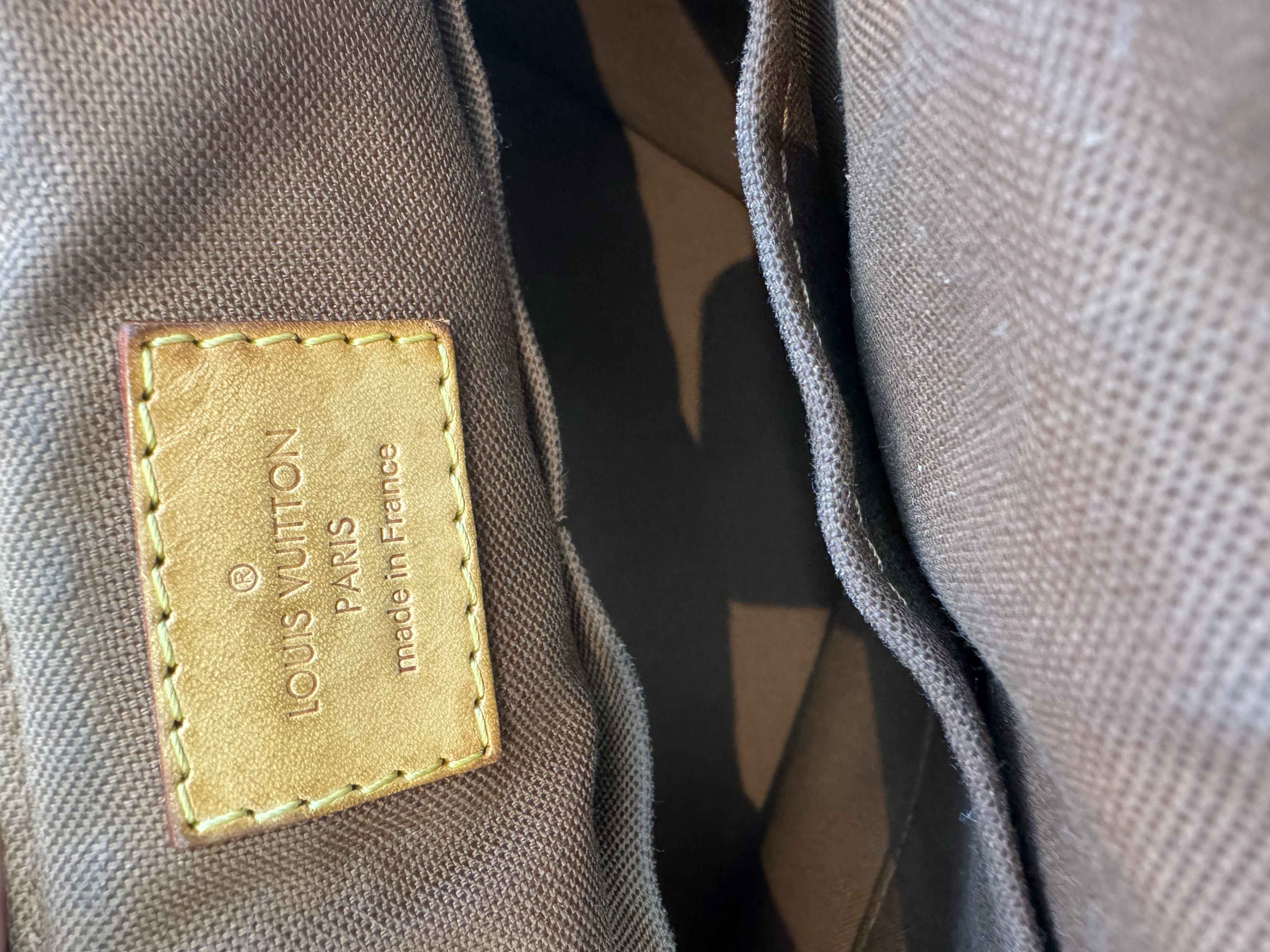 LOUIS VUITTON PALERMO PM OMUZ ÇANTASI