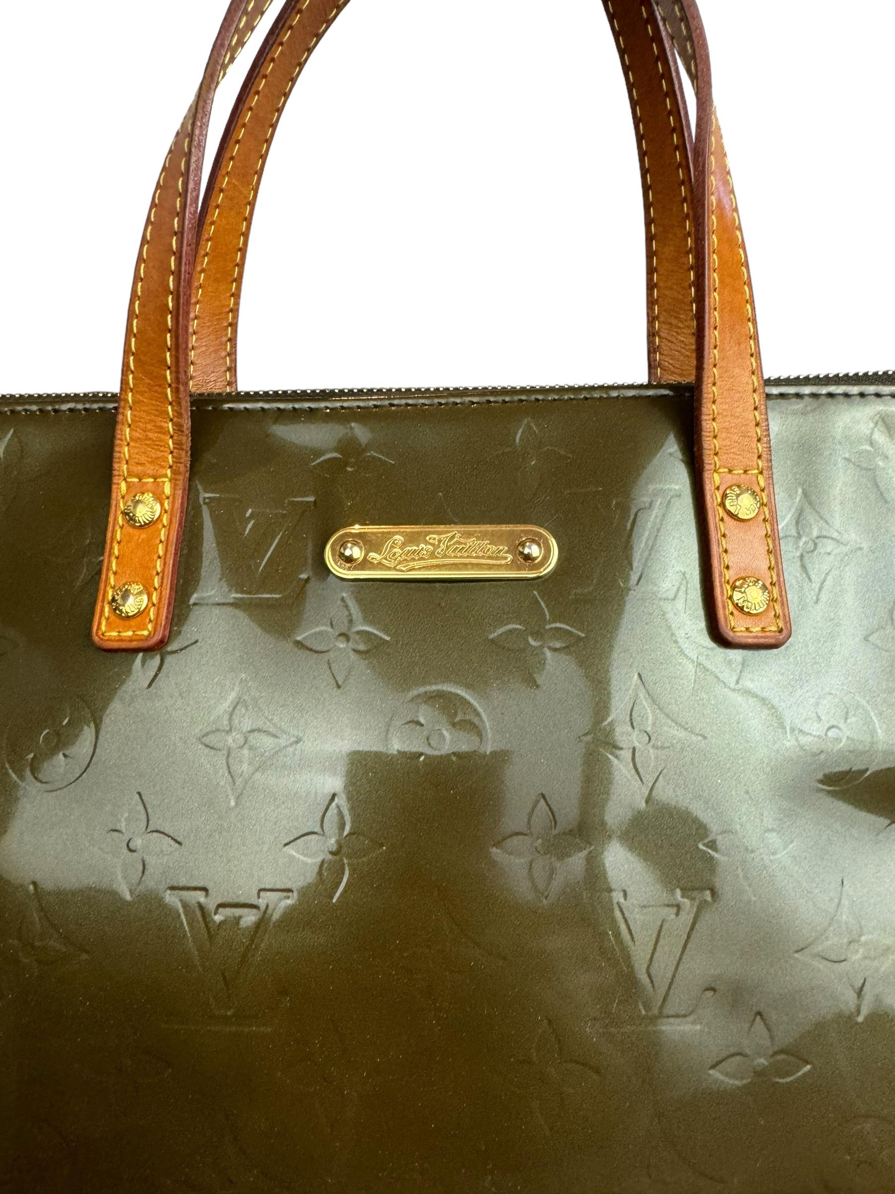 LOUIS VUITTON PM BELLEVUE VERNIS MONOGRAM ÇANTA