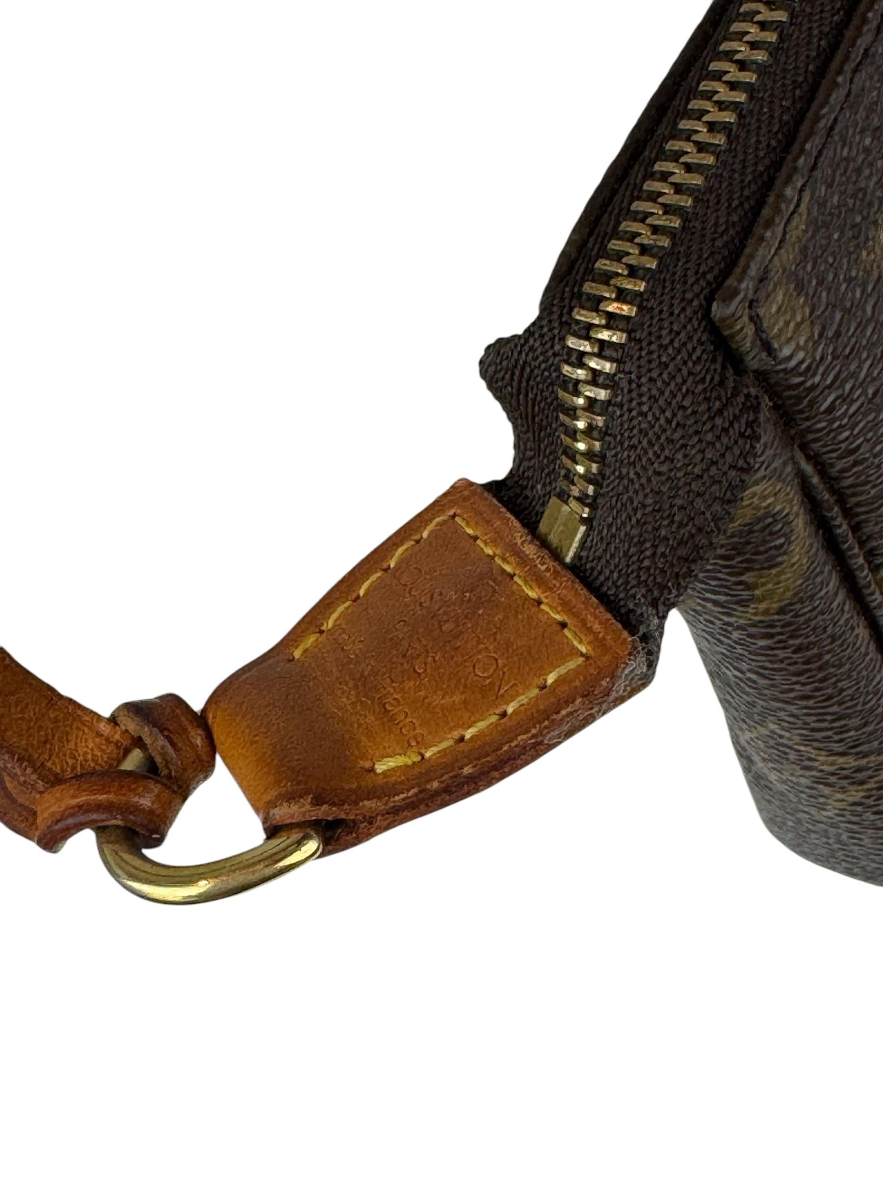 LOUIS VUITTON POCHETTE ACCESORIES ÇANTA