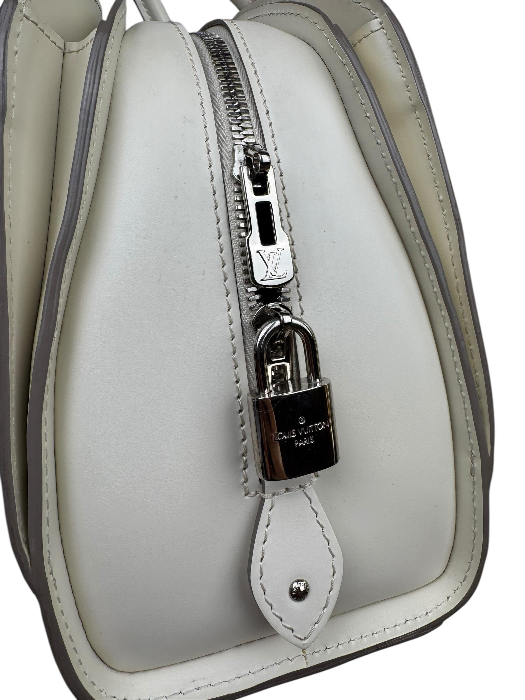LOUIS VUITTON PONT NEUF EPI BAG