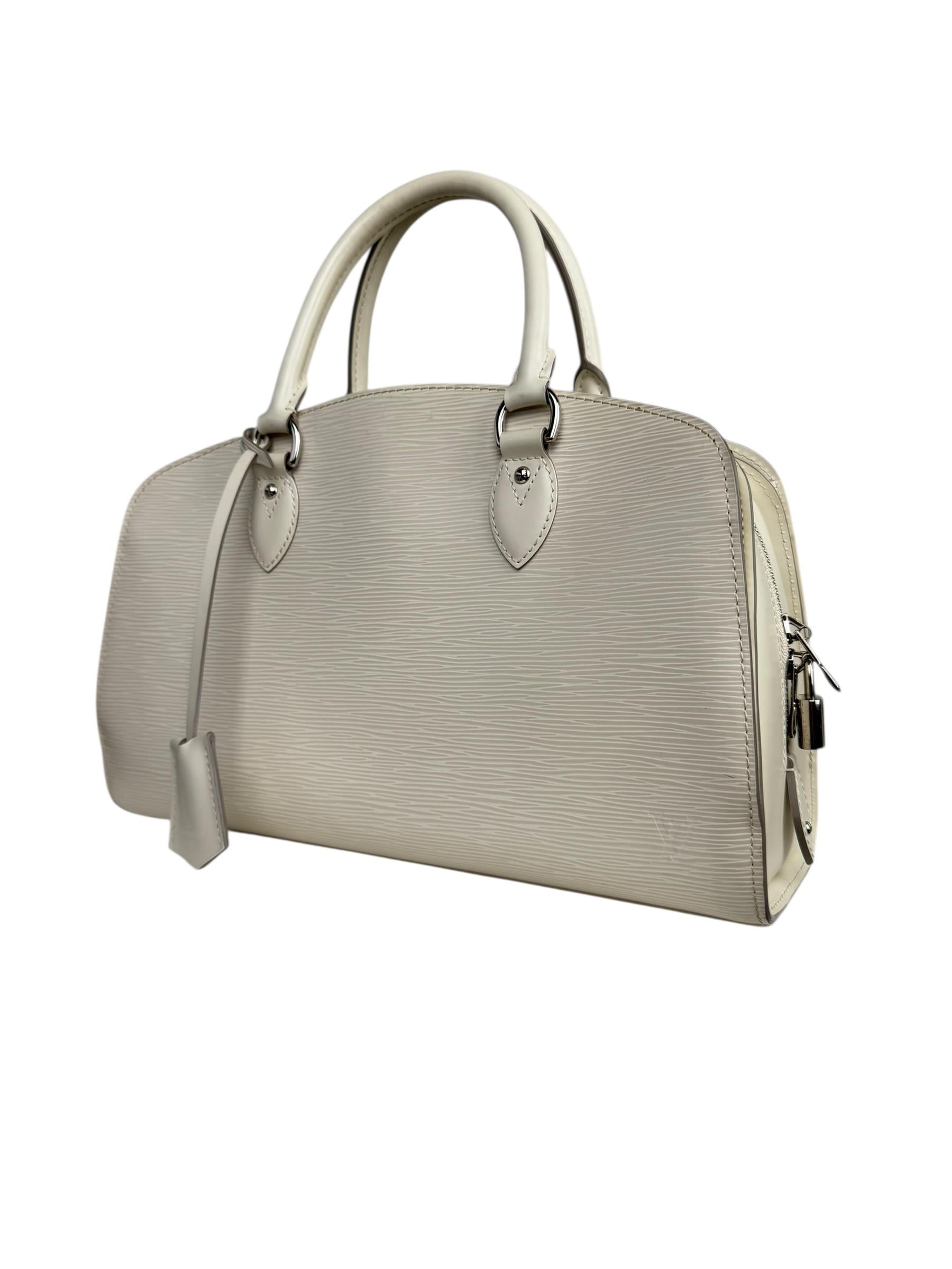 LOUIS VUITTON PONT NEUF EPI BAG
