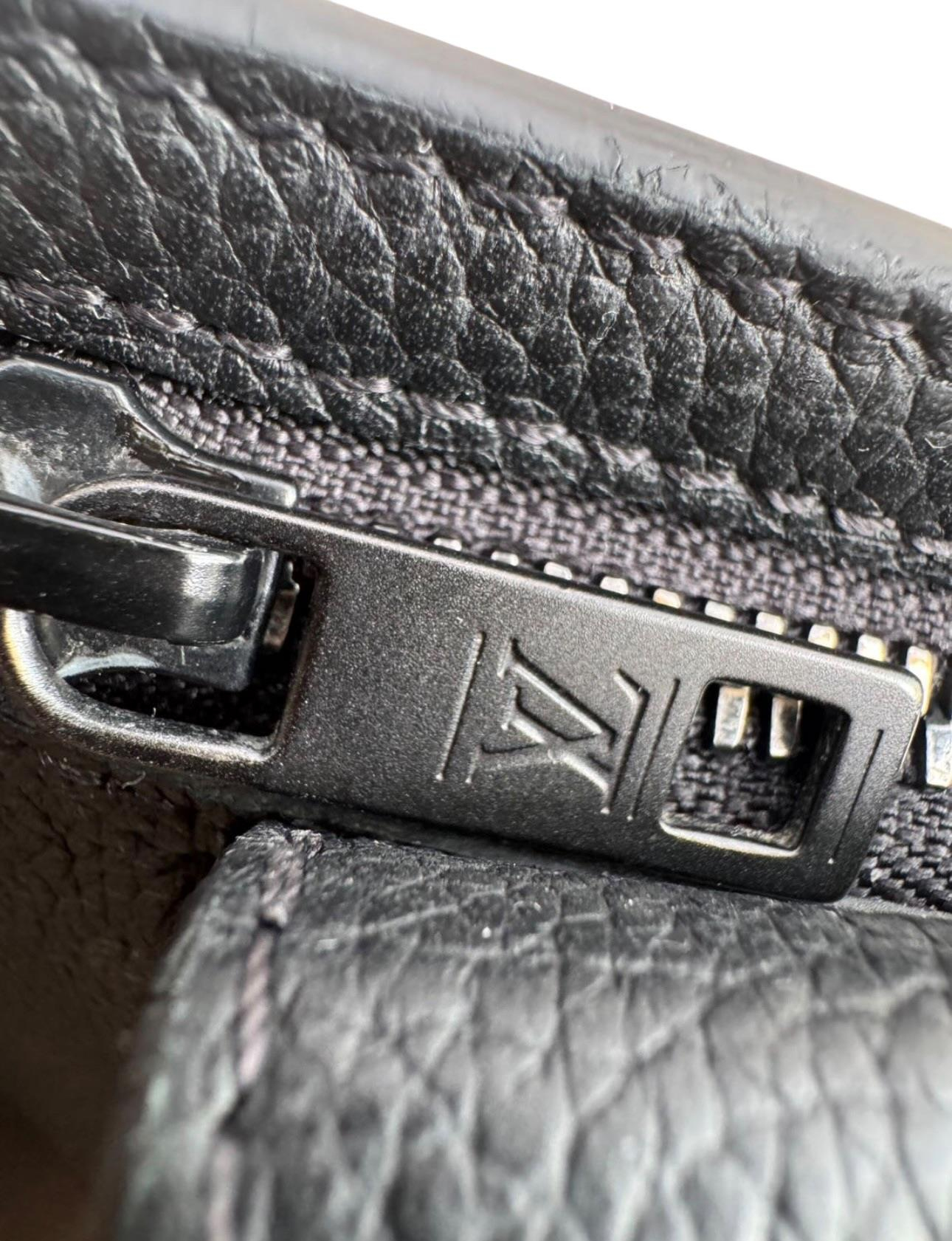 LOUIS VUITTON TAKE OFF SLING BODY BAG