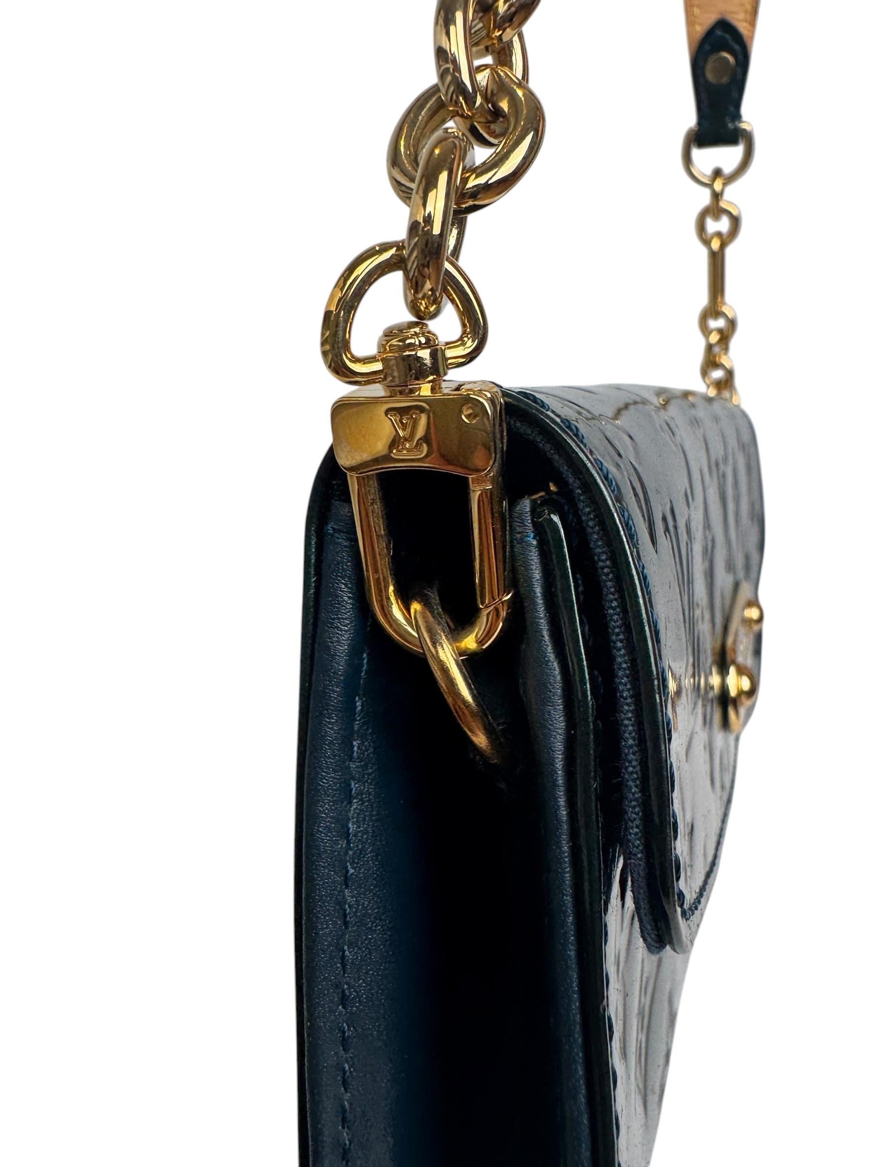 LOUIS VUITTON VERNIS BLUE NUIT SUNSET POCHETTE BAG