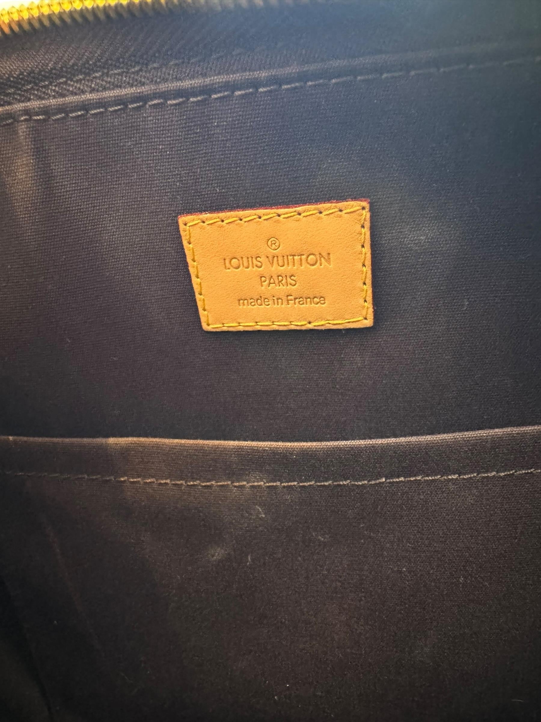 LOUIS VUITTON VERNIS BURGUNDY MONTANA BAG