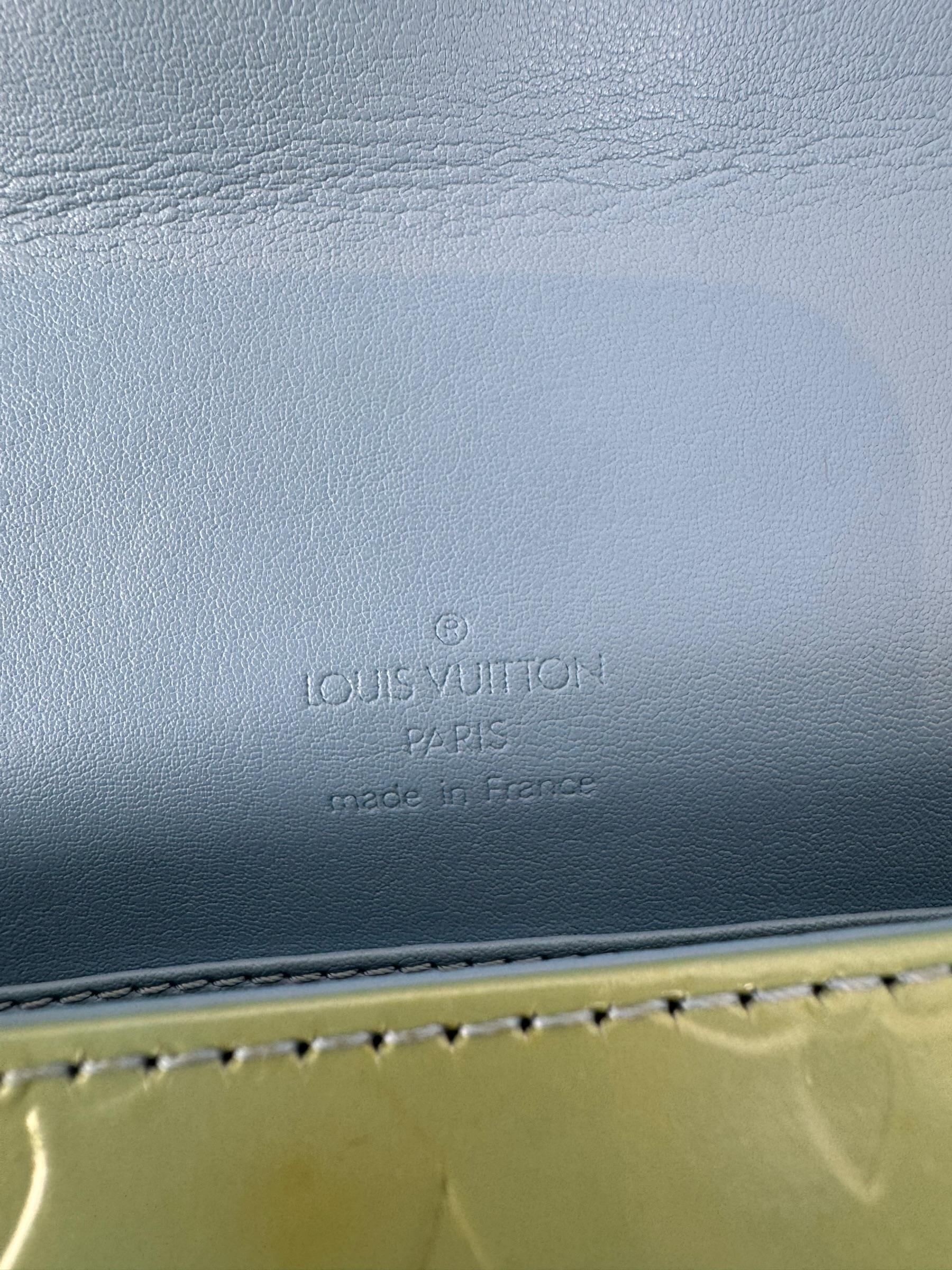 LOUIS VUITTON VERNIS MESSENGER BAG