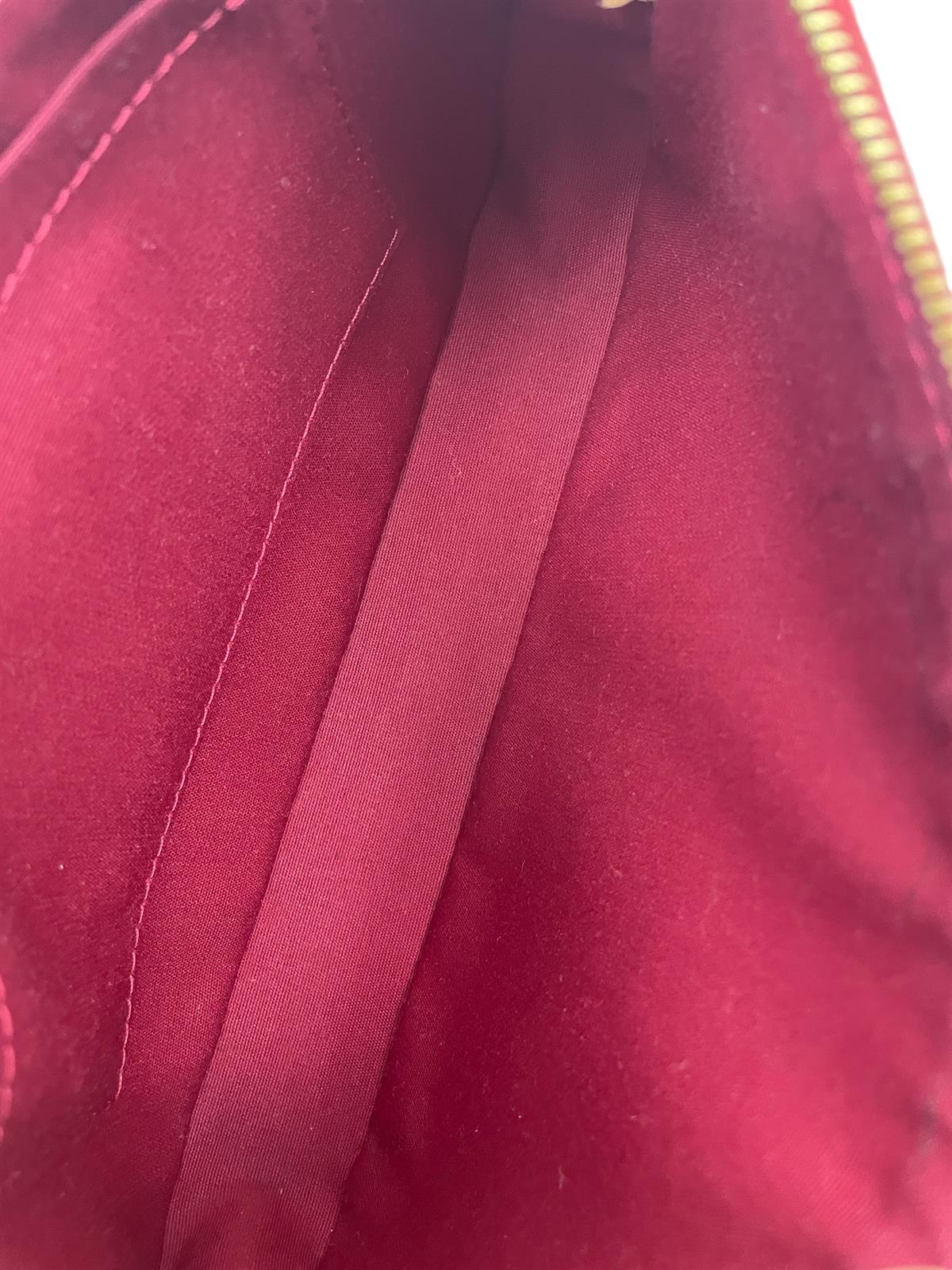 LOUIS VUITTON VERNIS MONOGRAM POCHETTE