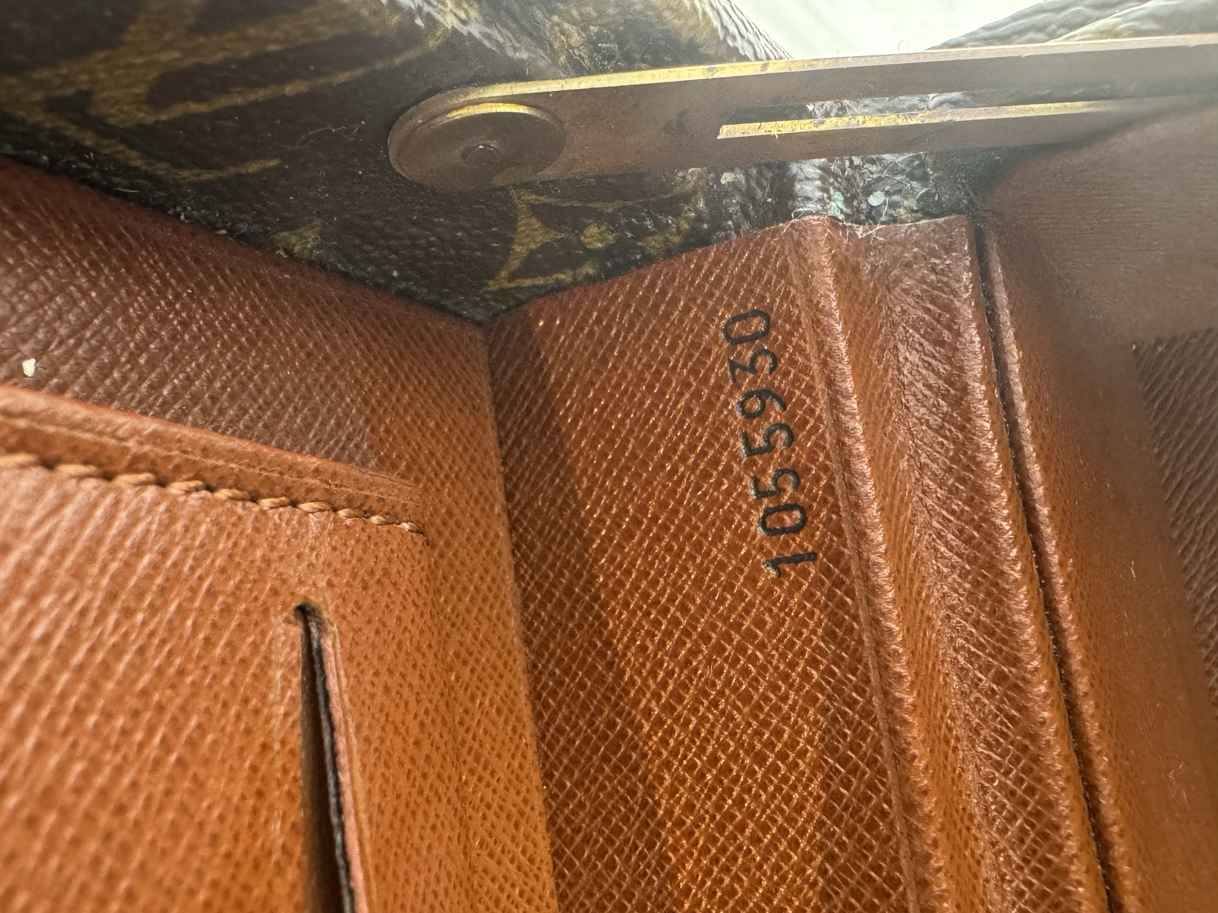 LOUIS VUITTON VINTAGE PRESIDENT TRAVEL LUGGAGE