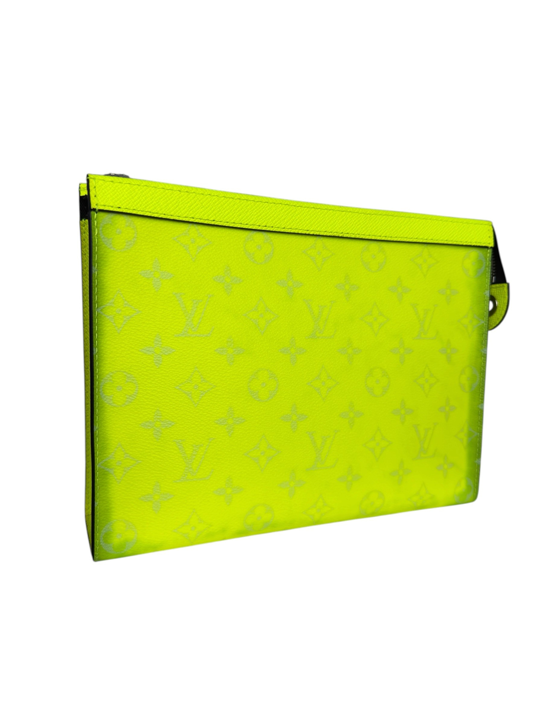 LOUIS VUITTON VOYAGE 26 POUCH