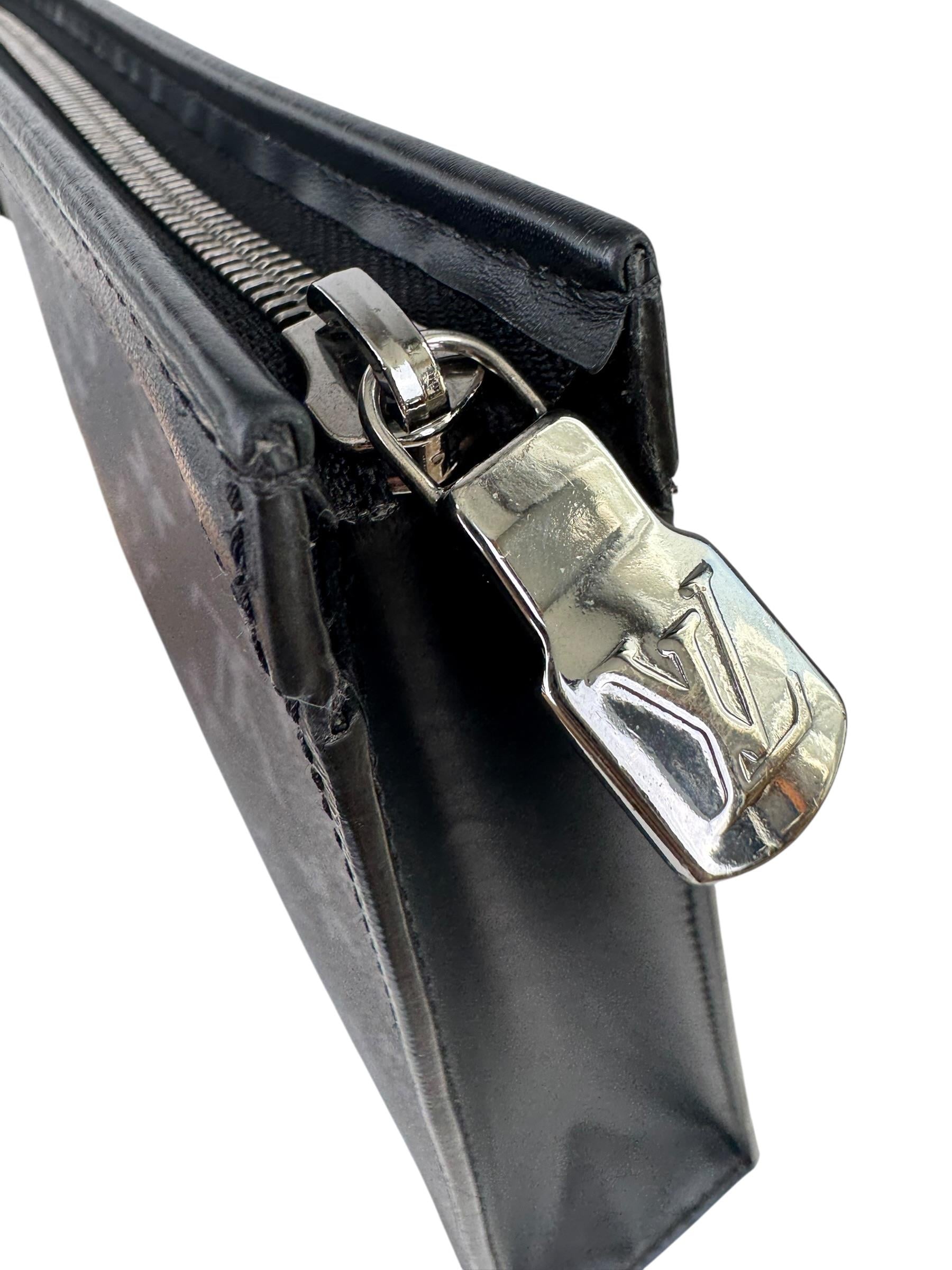 LOUIS VUITTON VOYAGE ECLIPSE POUCH