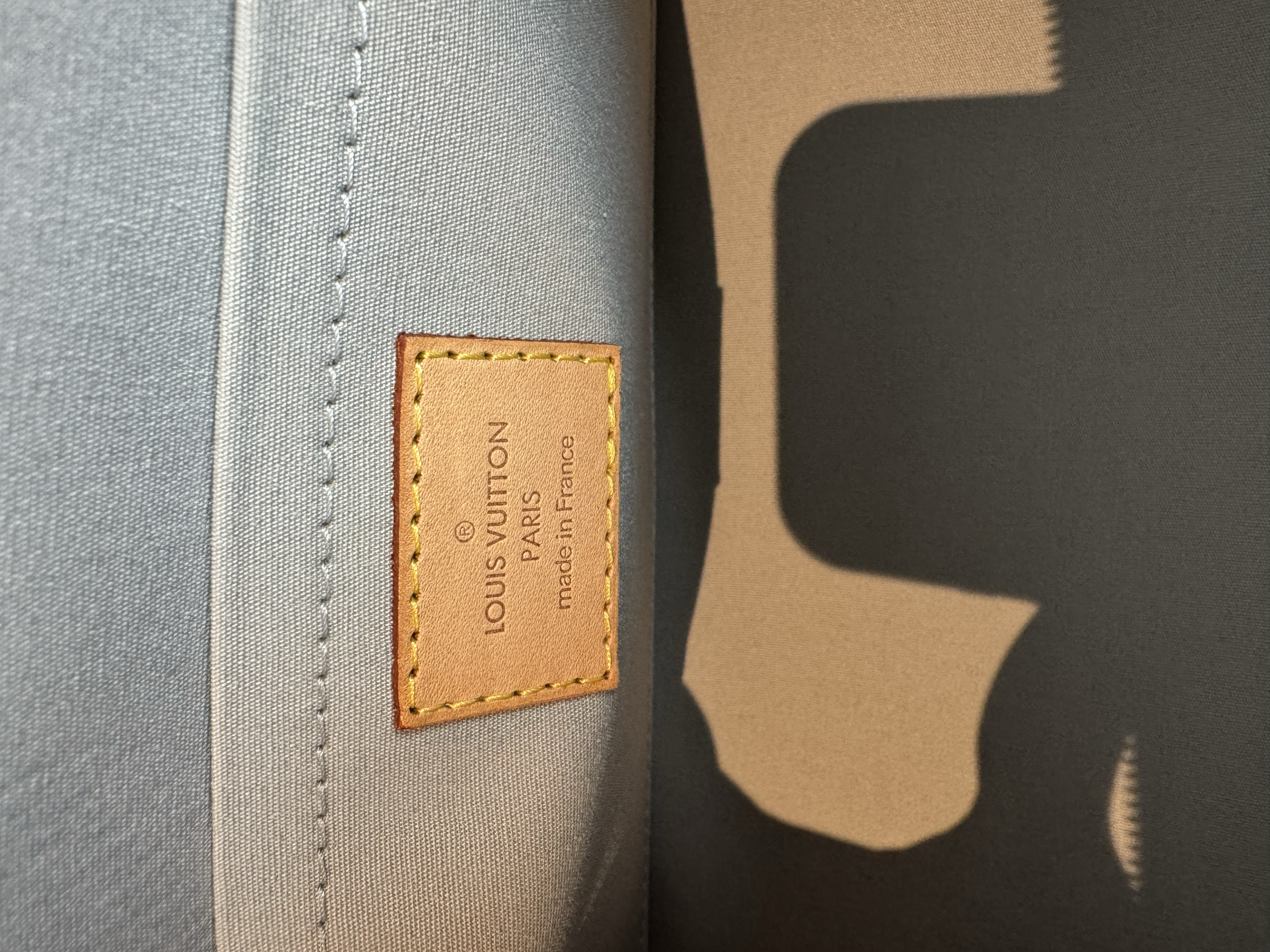 LOUIS VUITTON YELLOW PERLE VERNIS AVENUE BAG