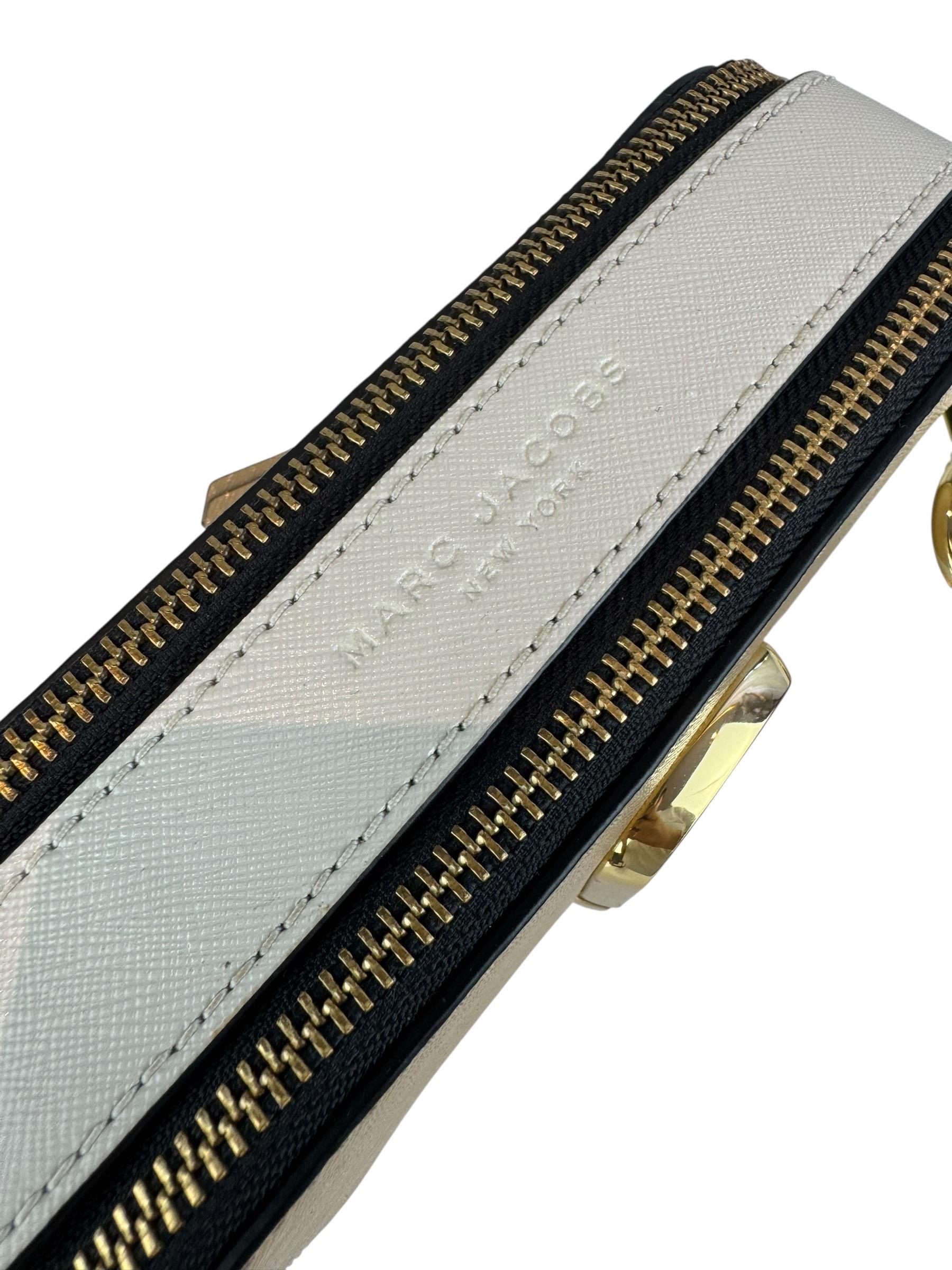 MARC JACOBS BEIGE SNEAPSHOT BAG