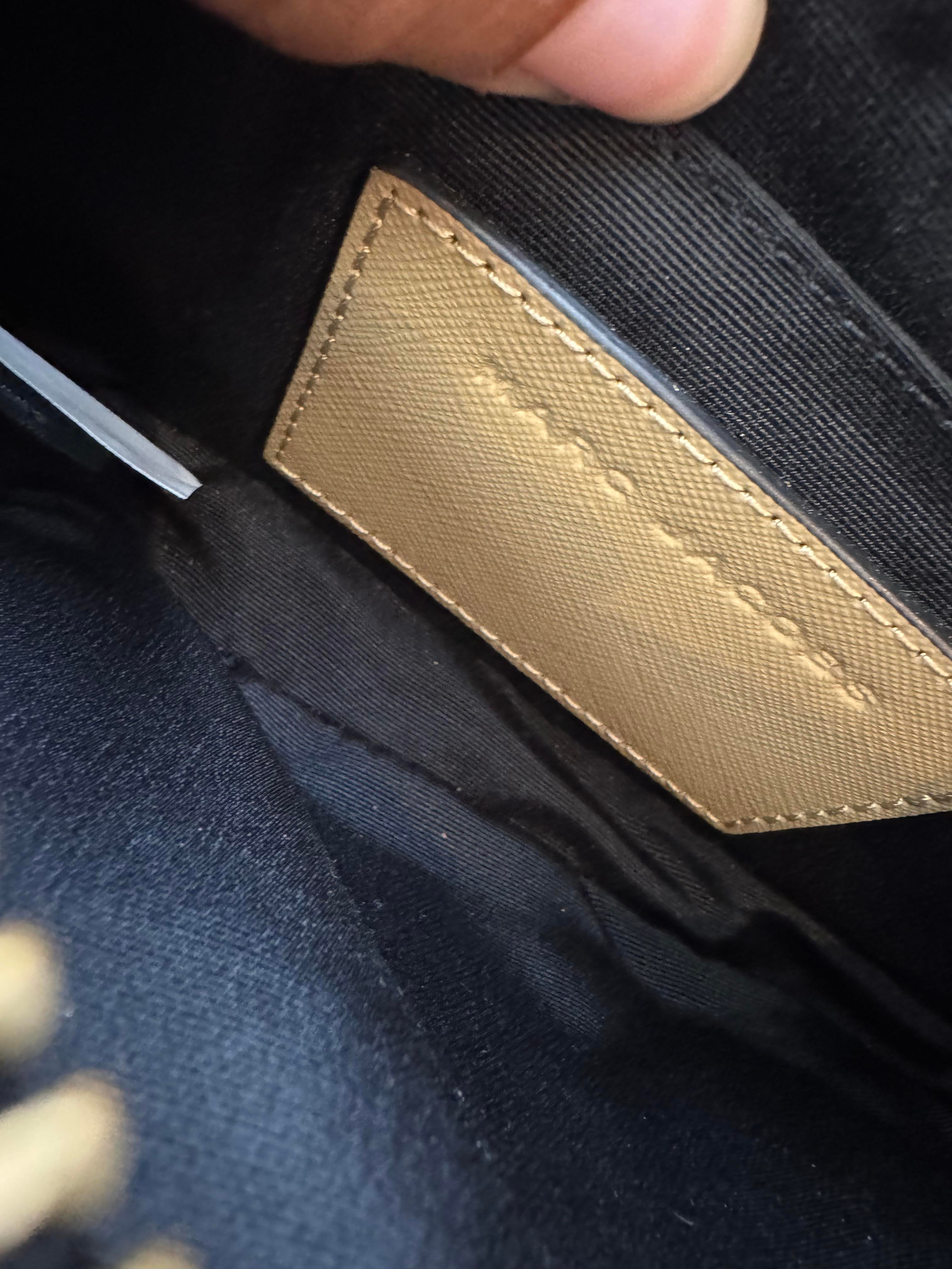 MARC JACOBS BEIGE SNEAPSHOT BAG