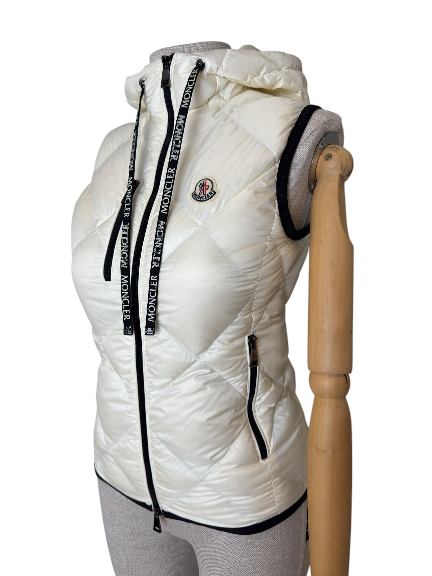 MONCLER WHITE SUCREX GILET