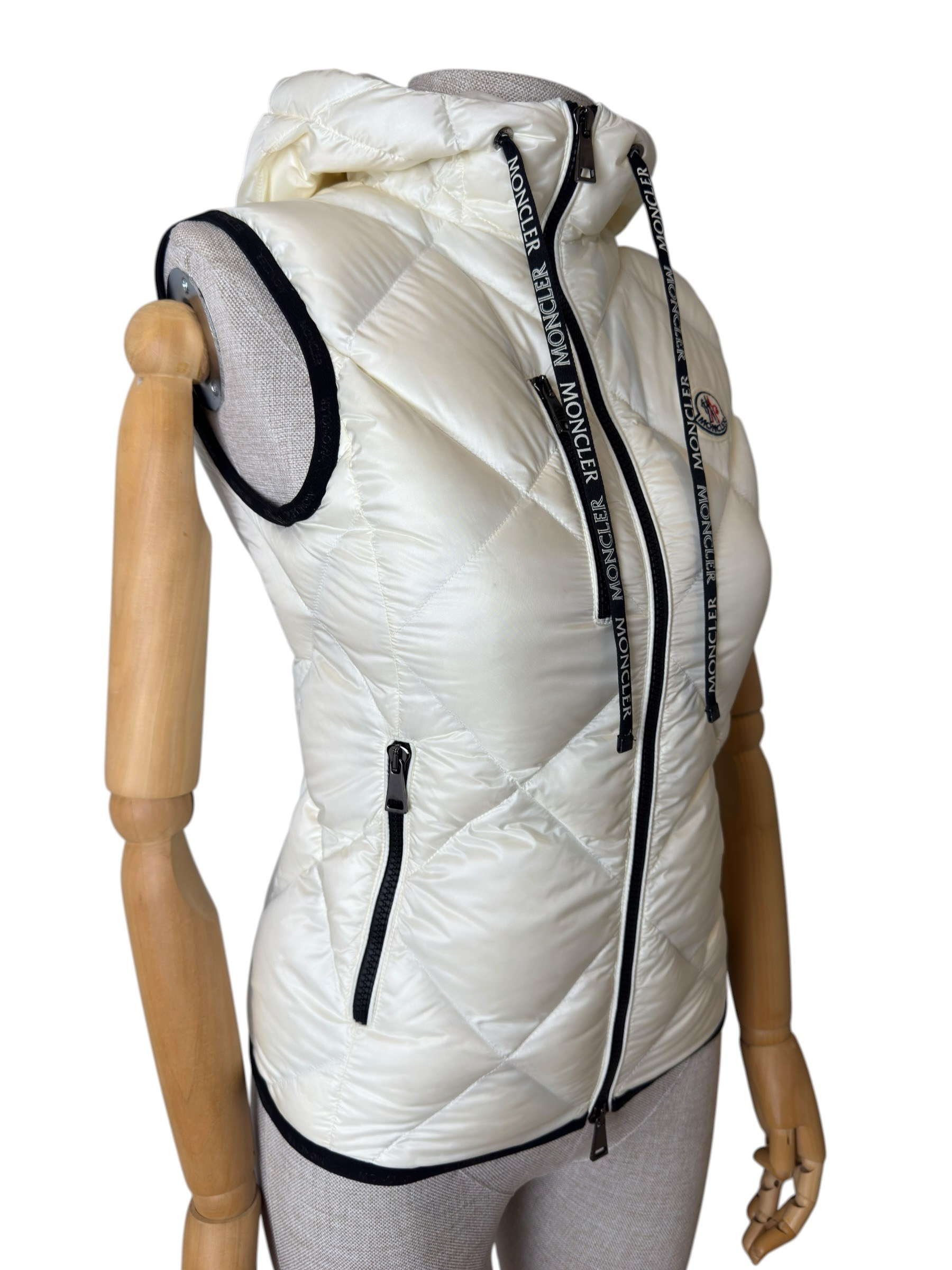 MONCLER WHITE SUCREX GILET