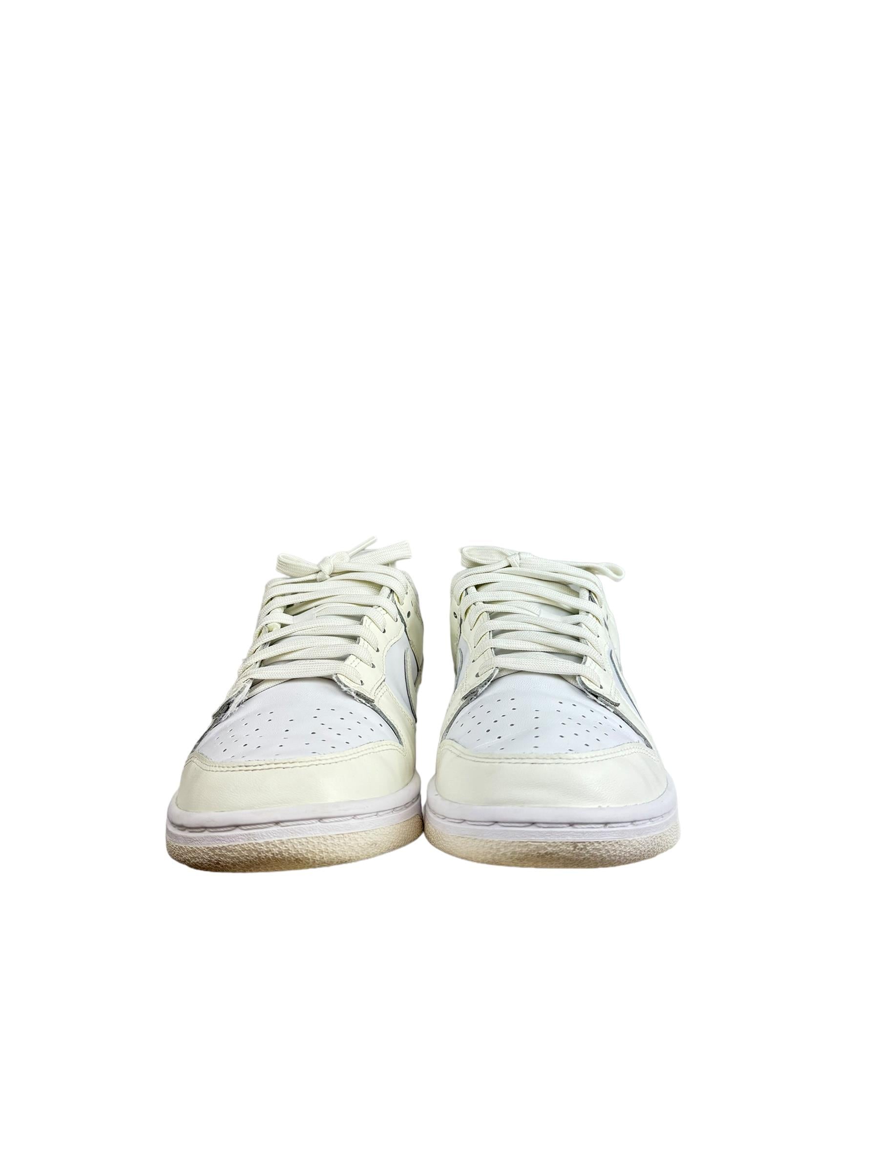 NIKE WHITE AIR JORDAN SNEAKERS