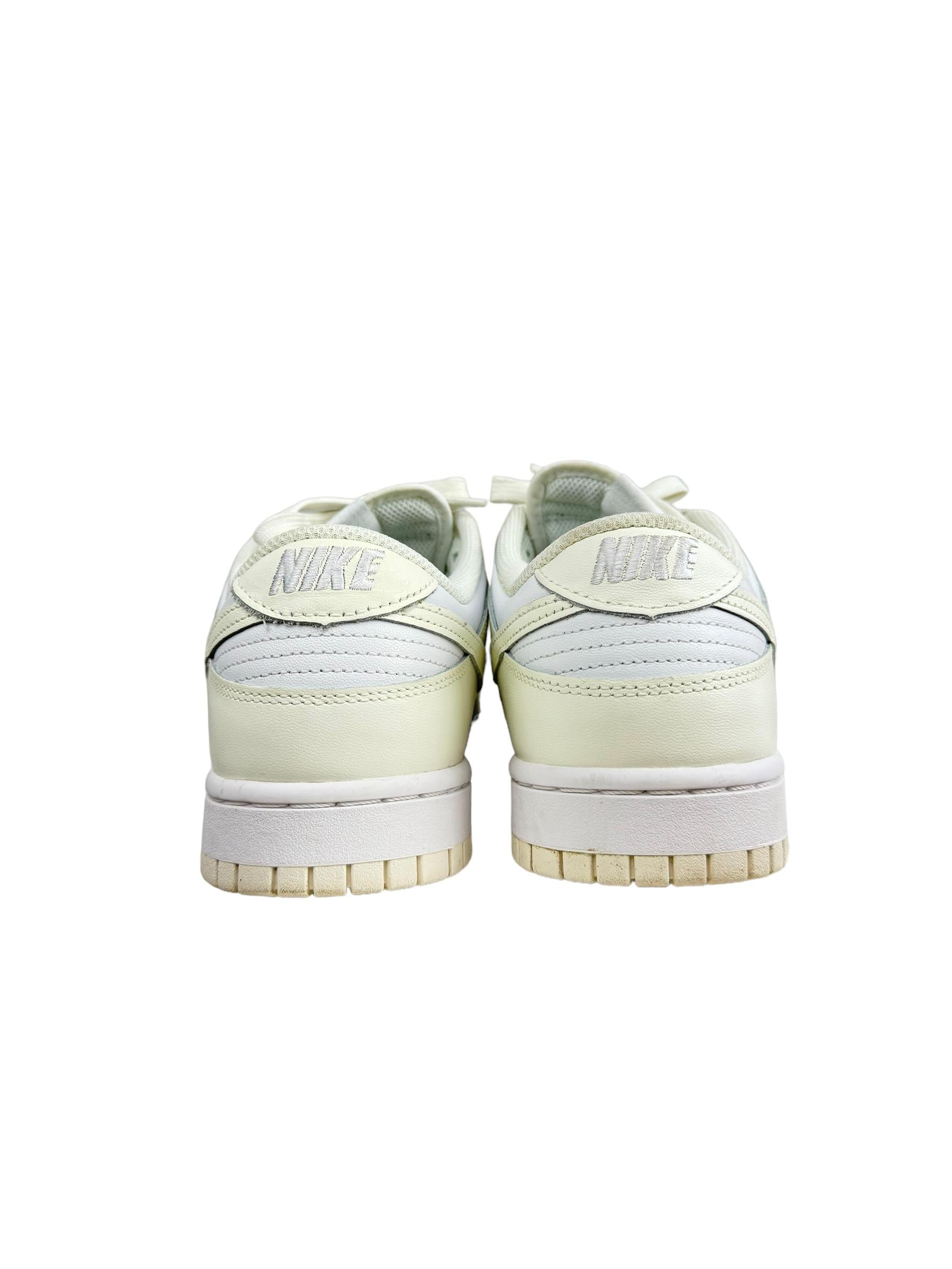 NIKE WHITE AIR JORDAN SNEAKERS
