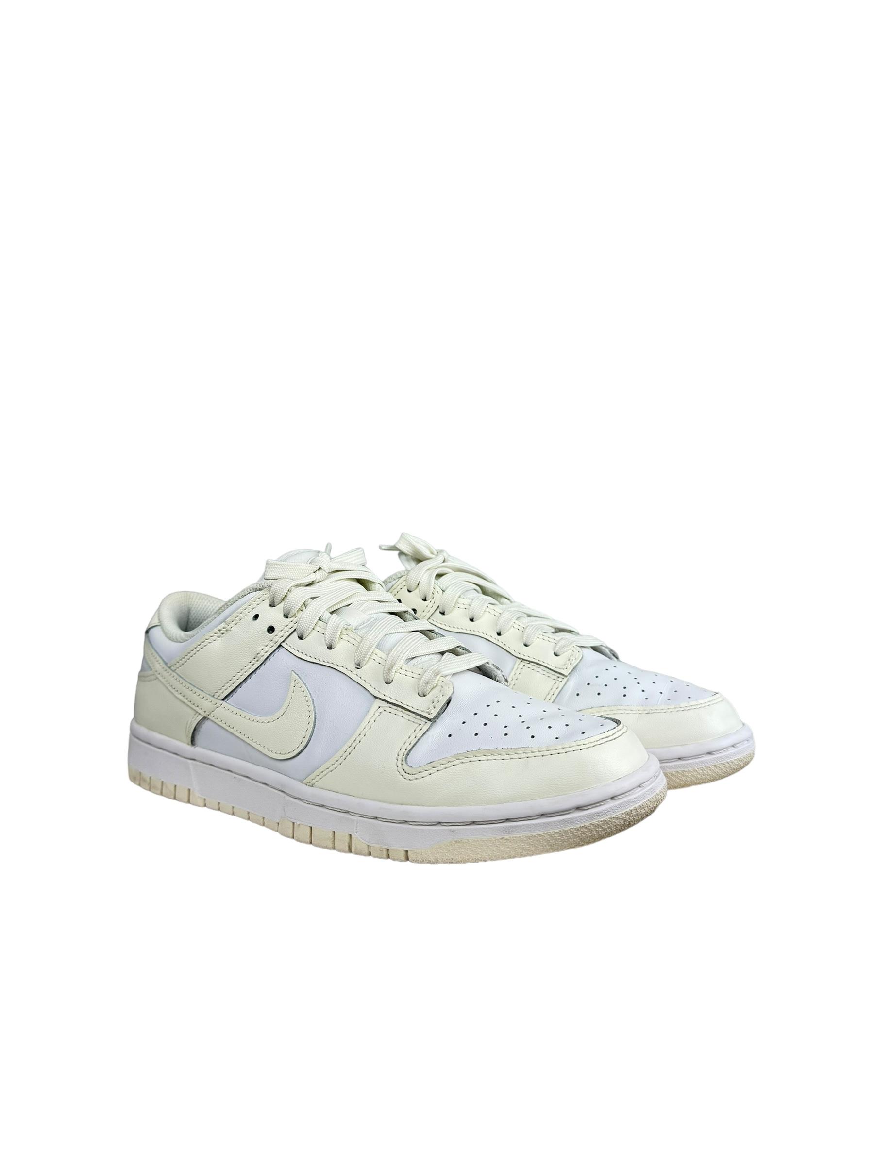 NIKE WHITE AIR JORDAN SNEAKERS