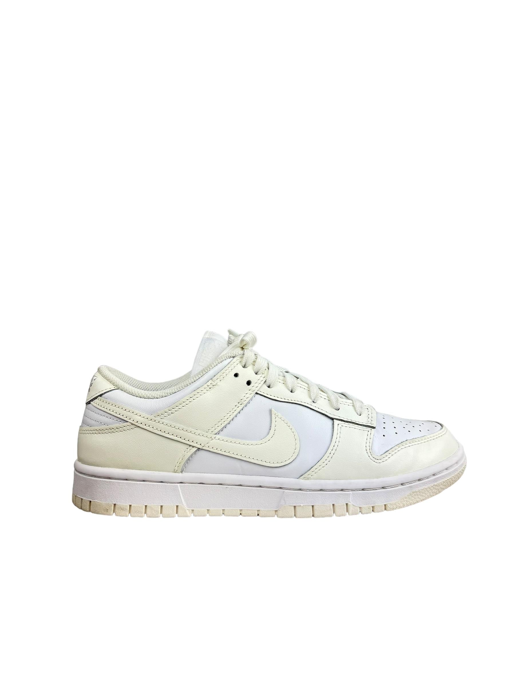 NIKE WHITE AIR JORDAN SNEAKERS