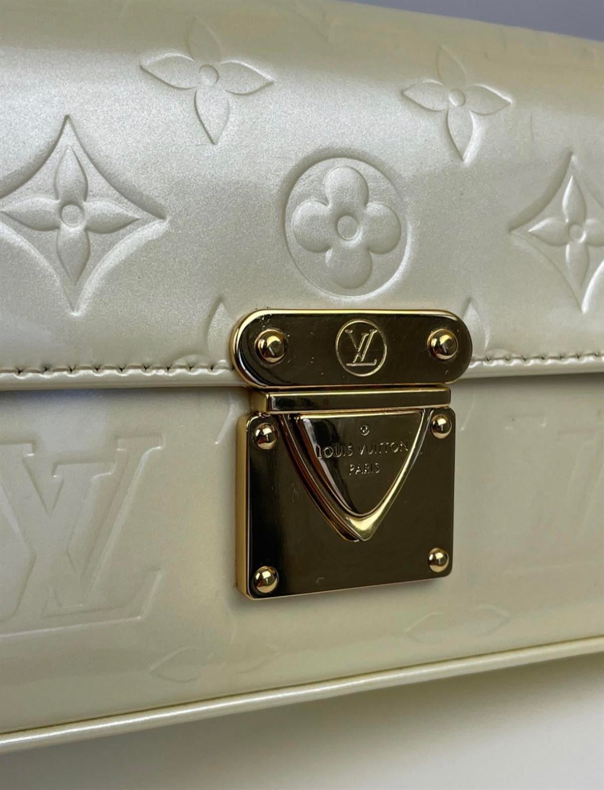 PERLE VERNIS SHOULDER BAG