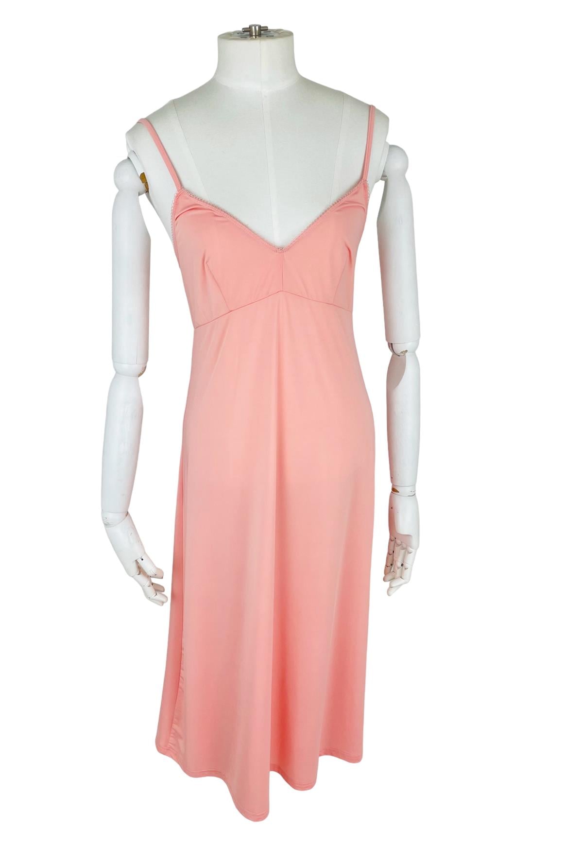 POSTCARD 2022 LINEN DRESS