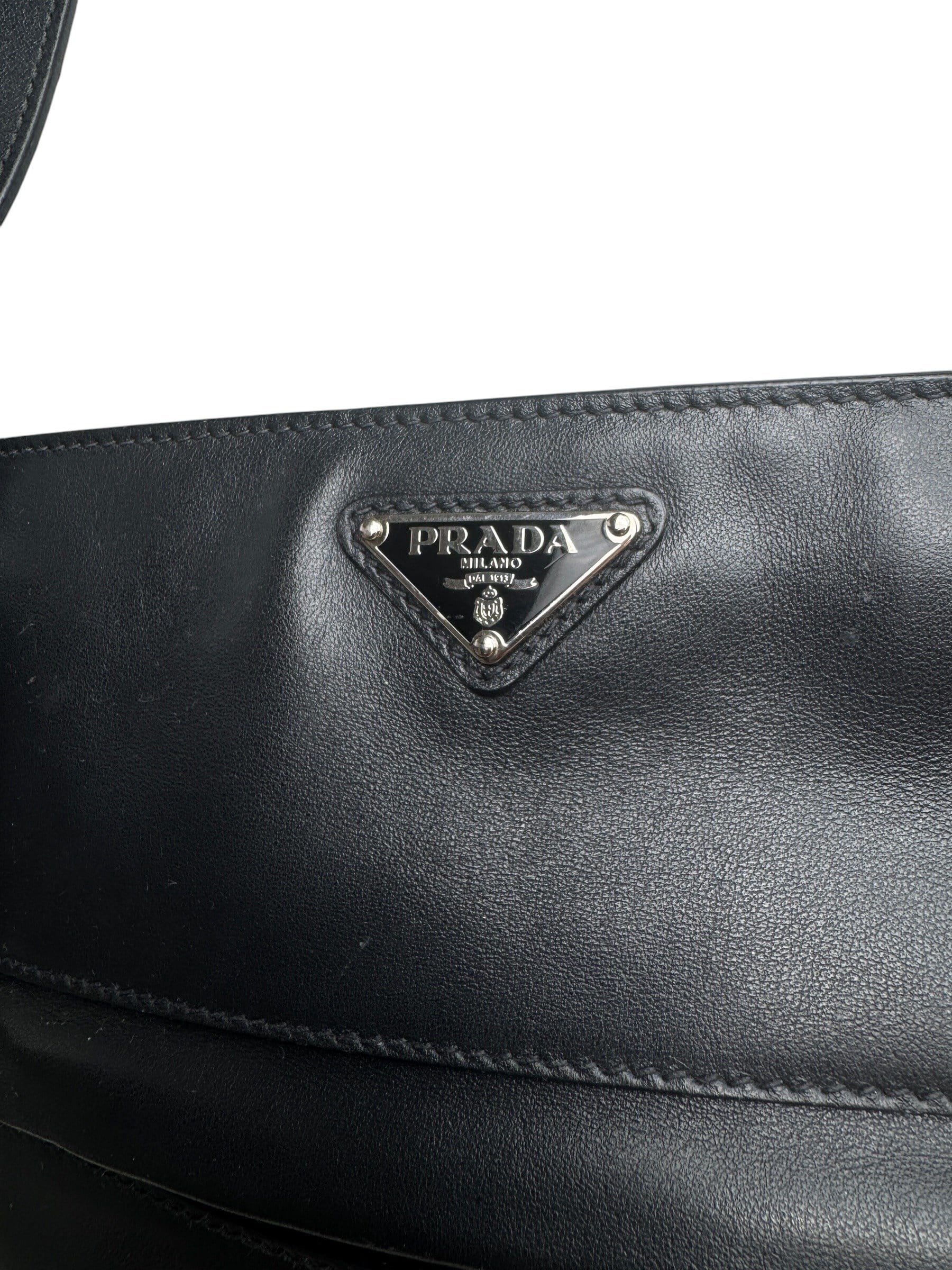 PRADA BLACK LEATHER MESSENGER BAG