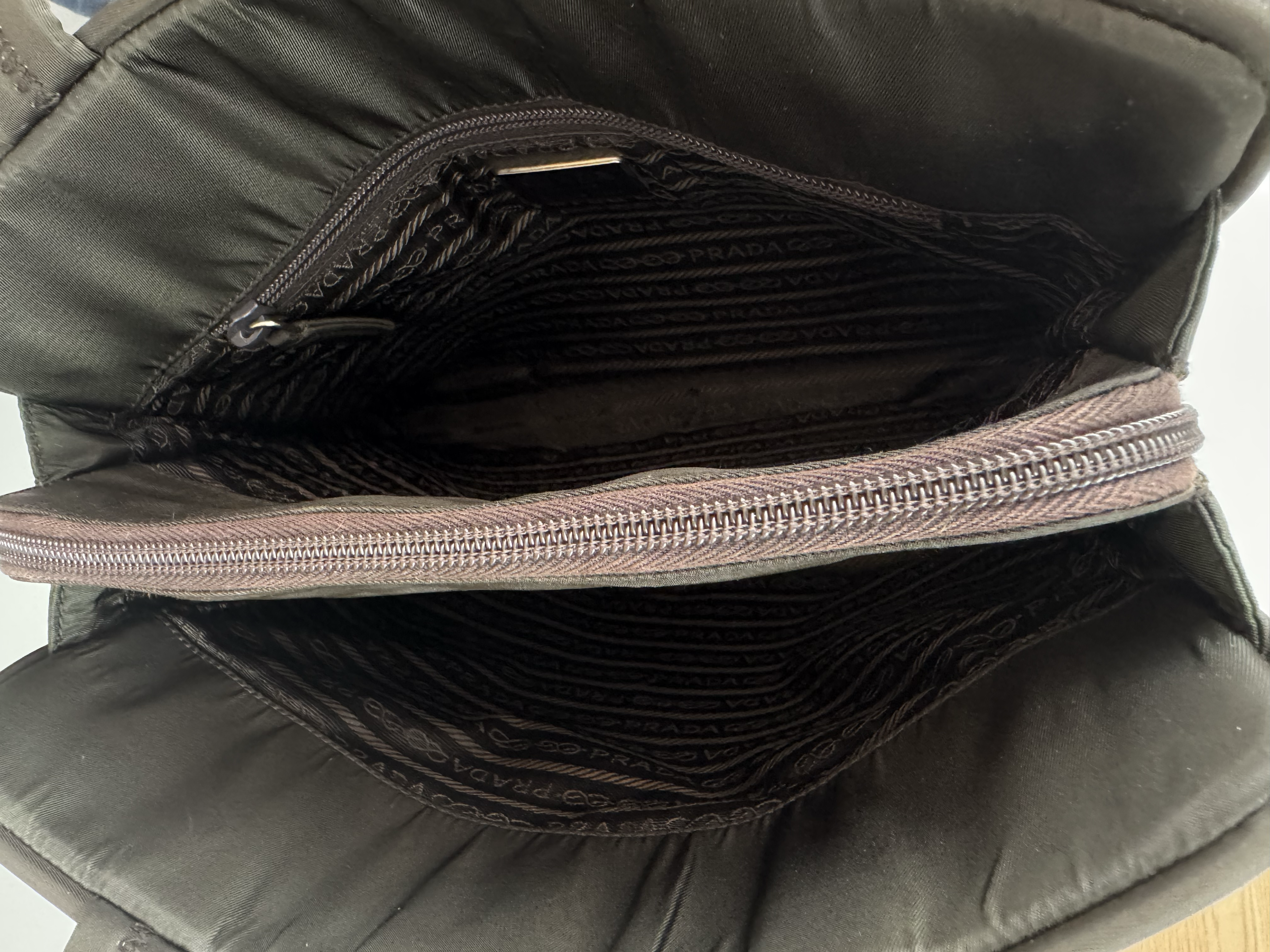 PRADA BLACK NYLON TOTE ÇANTA