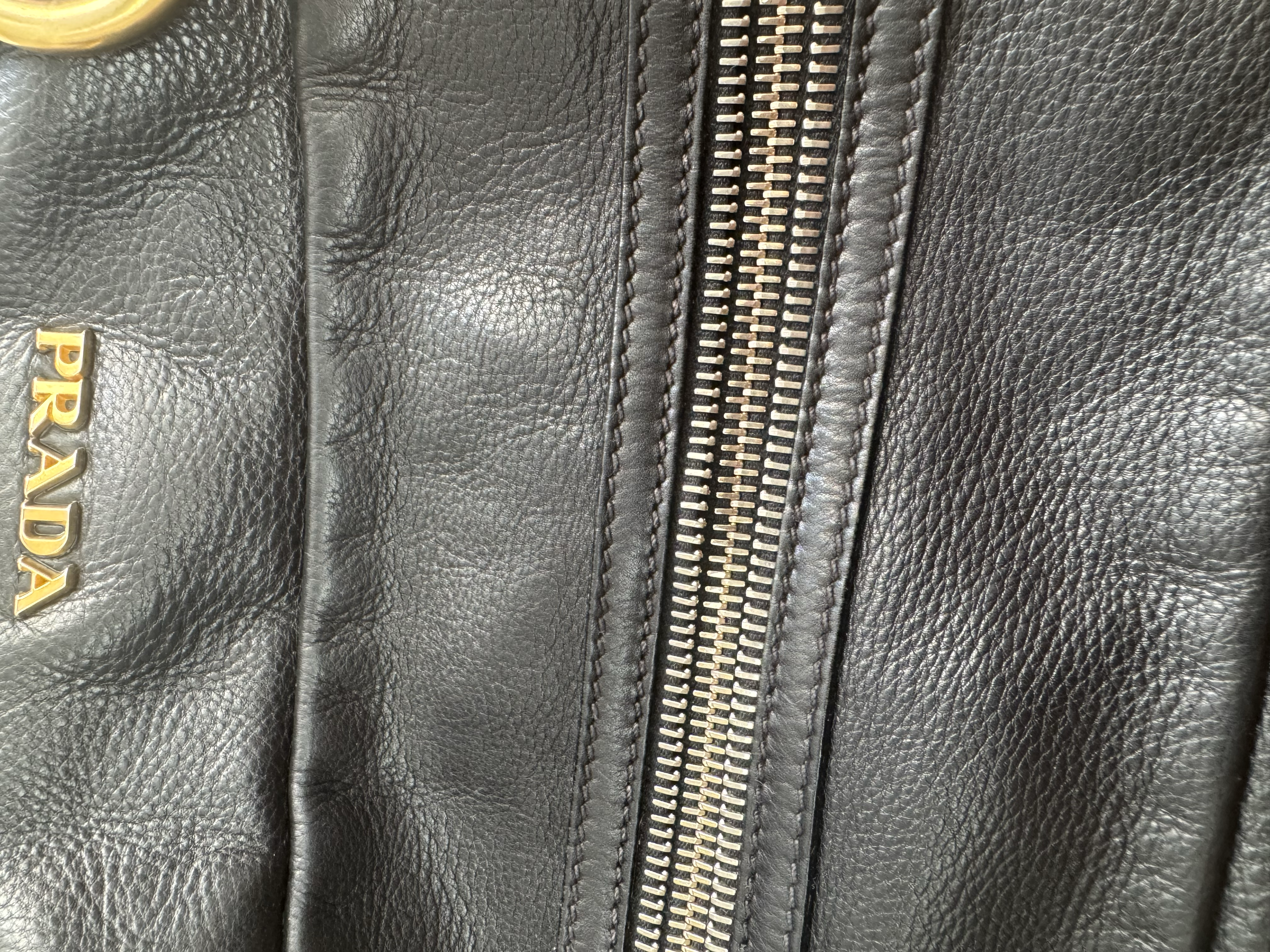 PRADA BLACK VITELLO SHOULDER BAG