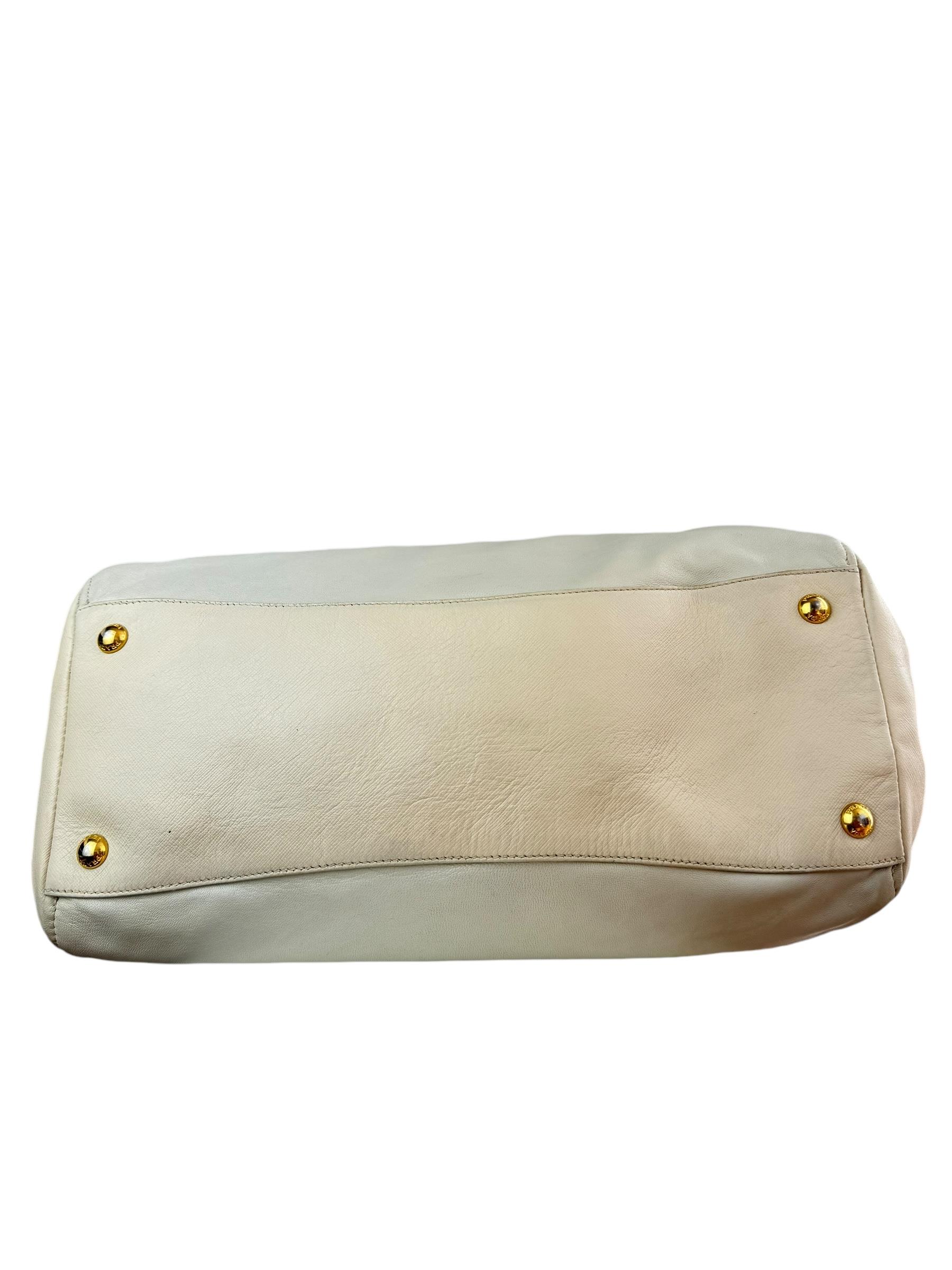 PRADA IVORY VITELLO DAINO OMUZ CANTASI