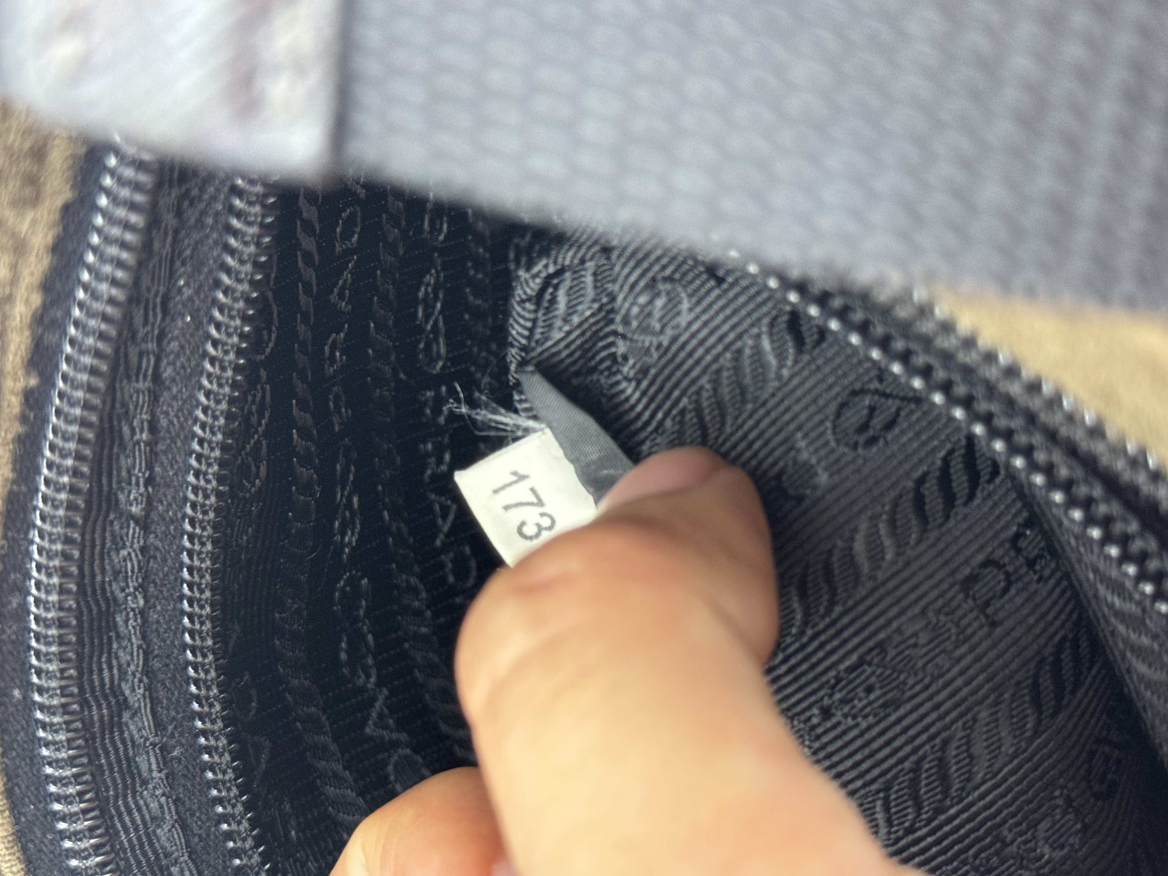 PRADA KHAKI MESSENGER ÇANTA