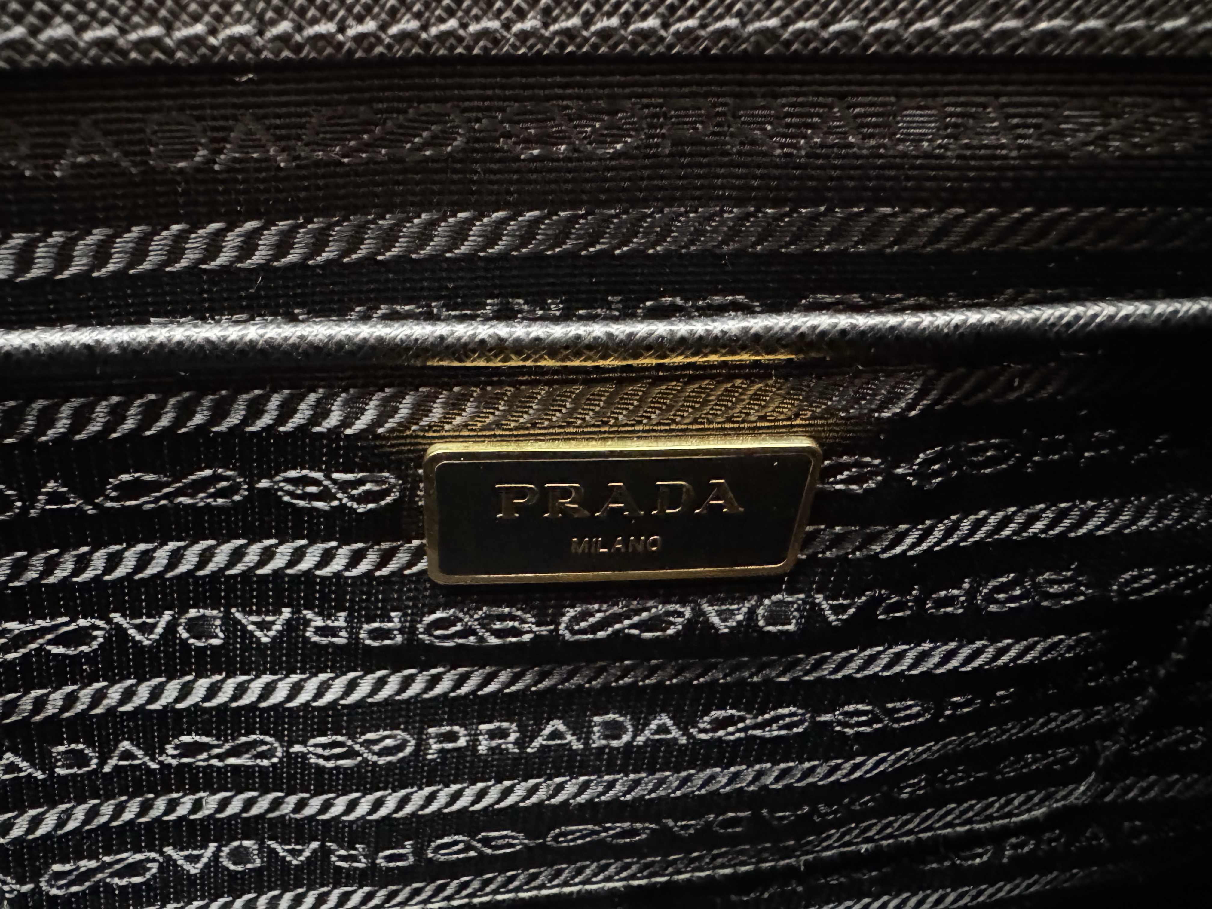 PRADA LARGE GALLERIA SAFFIANO LEATHER BAG