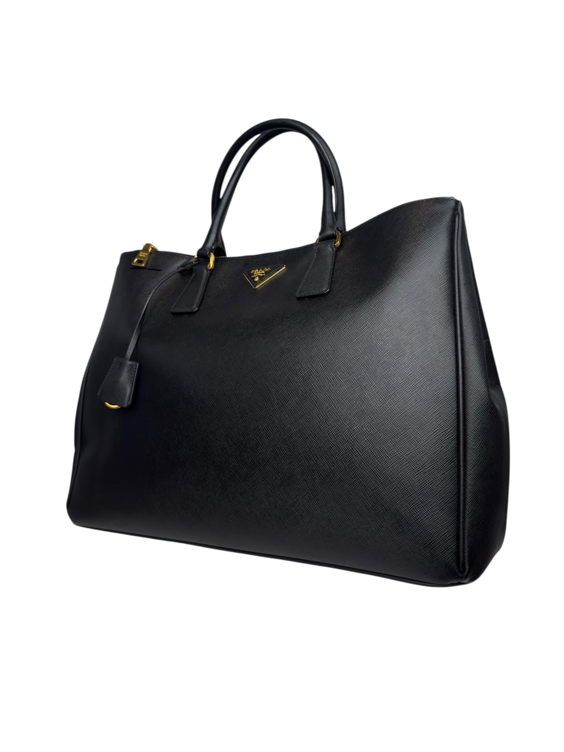 PRADA LARGE GALLERIA SAFFIANO LEATHER BAG