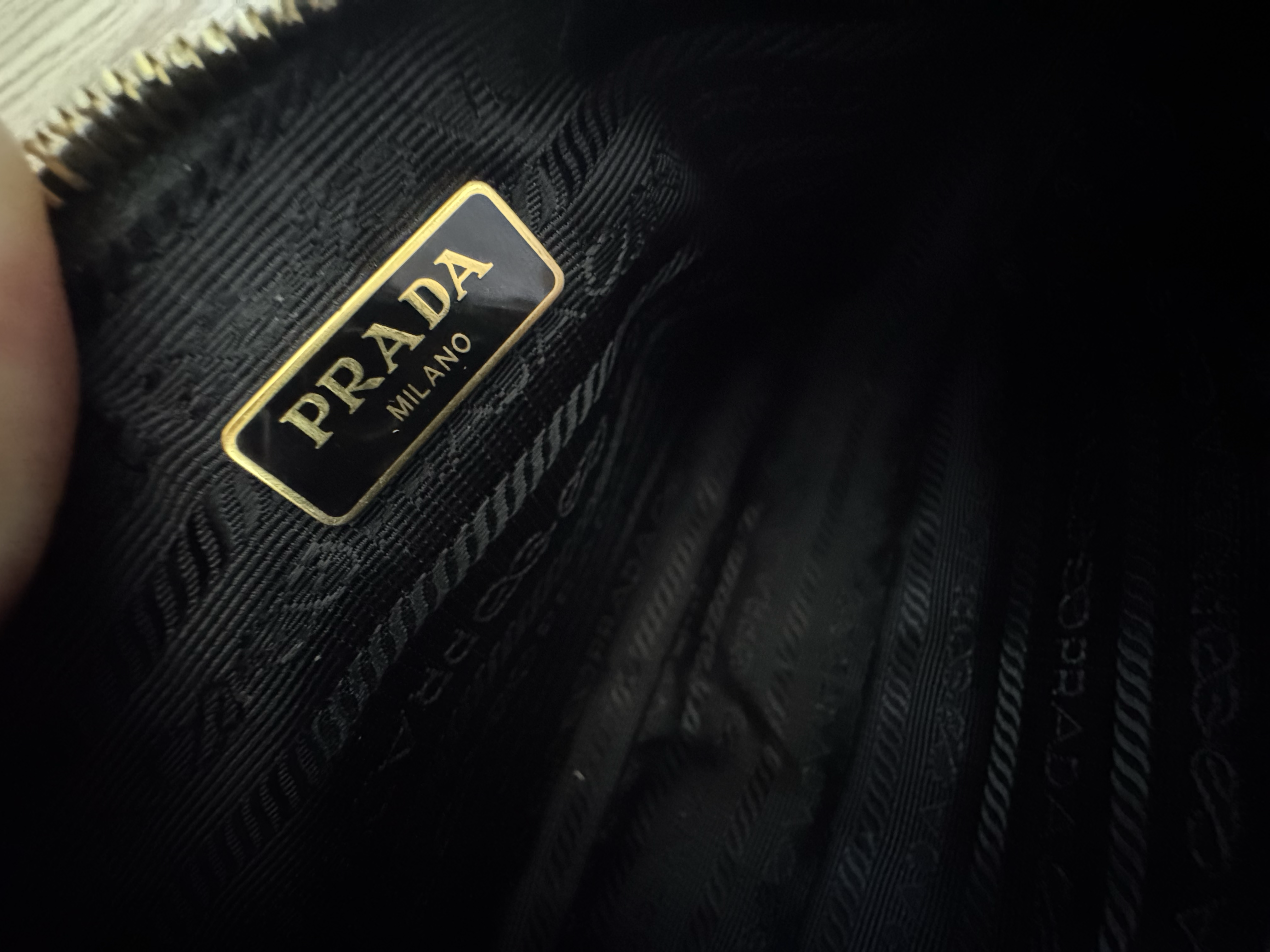 PRADA SAFFIANO RE EDITION 2000 BAG