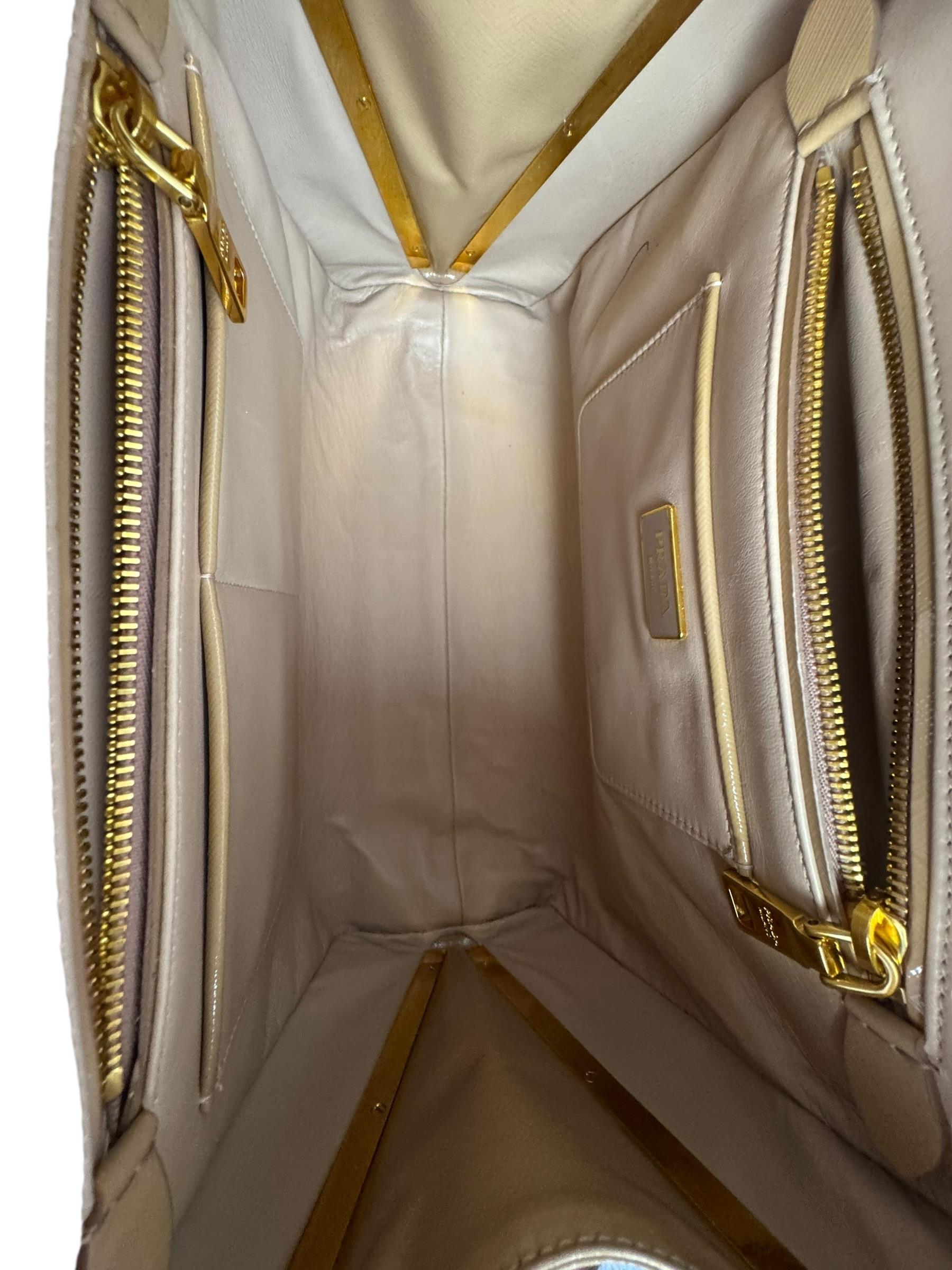 PRADA SAFFIANO VENICE LEATHER PYRAMID BAG