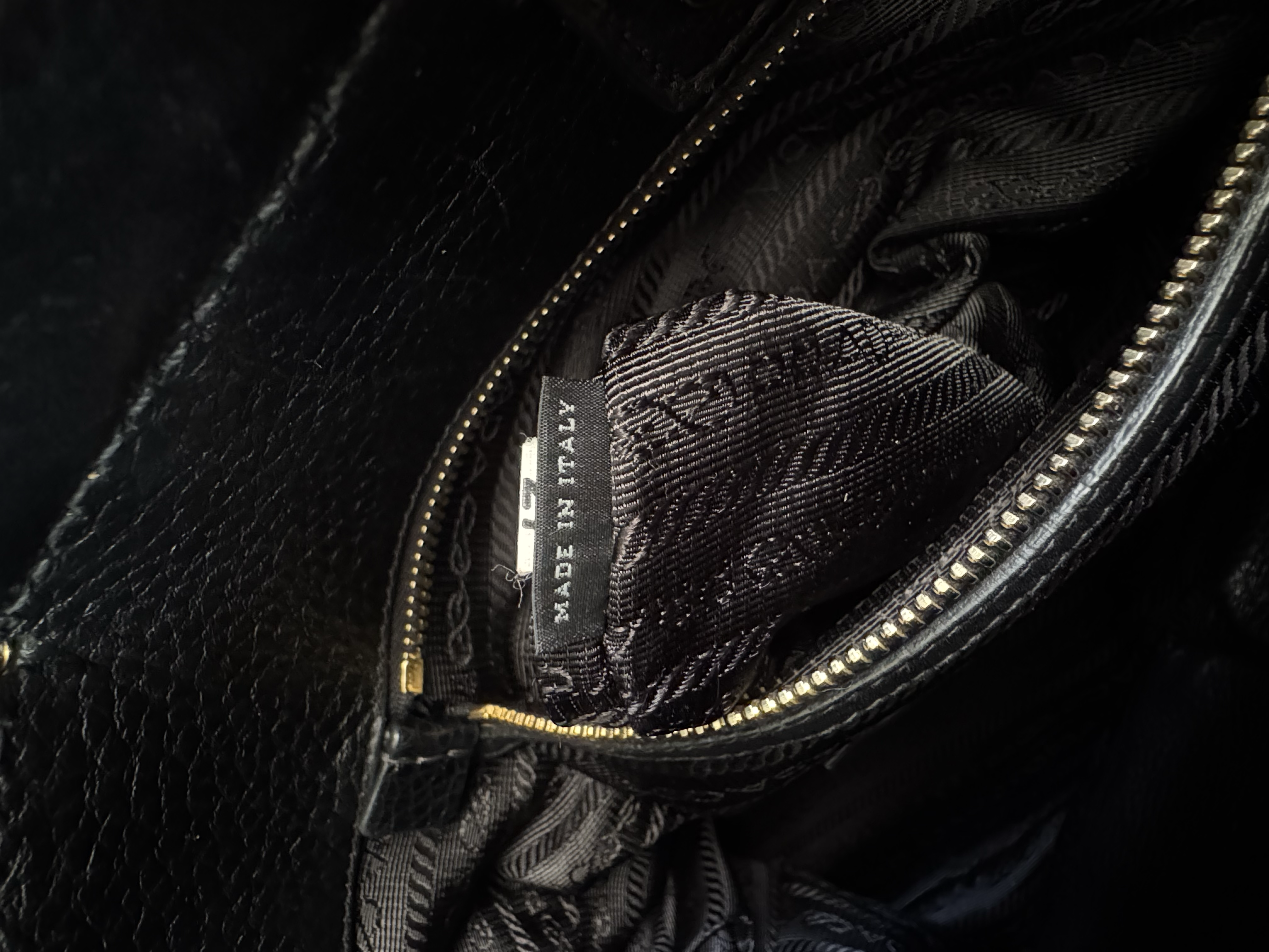 PRADA VITELLO CARNIERA LOGO FRAME TOTE 