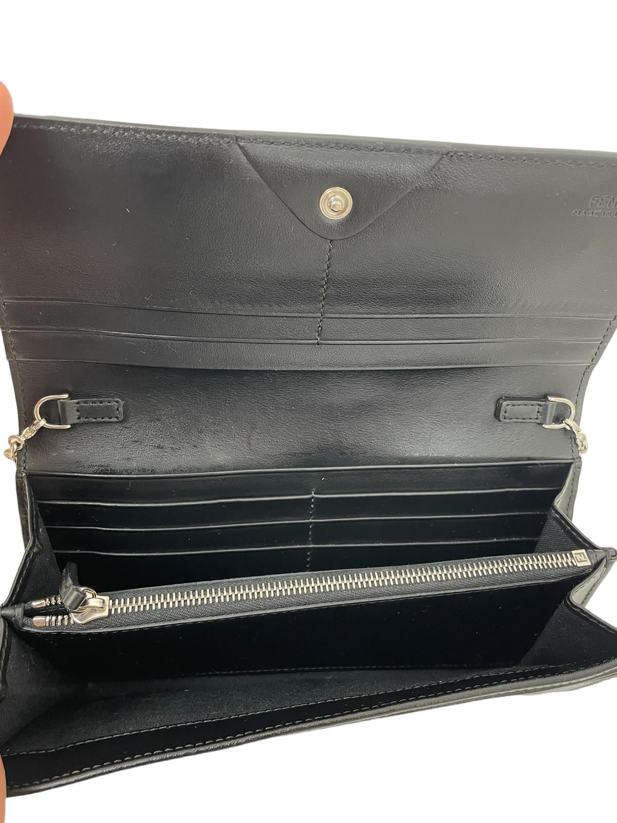 RAINBOW STUD WALLET ON CHAIN