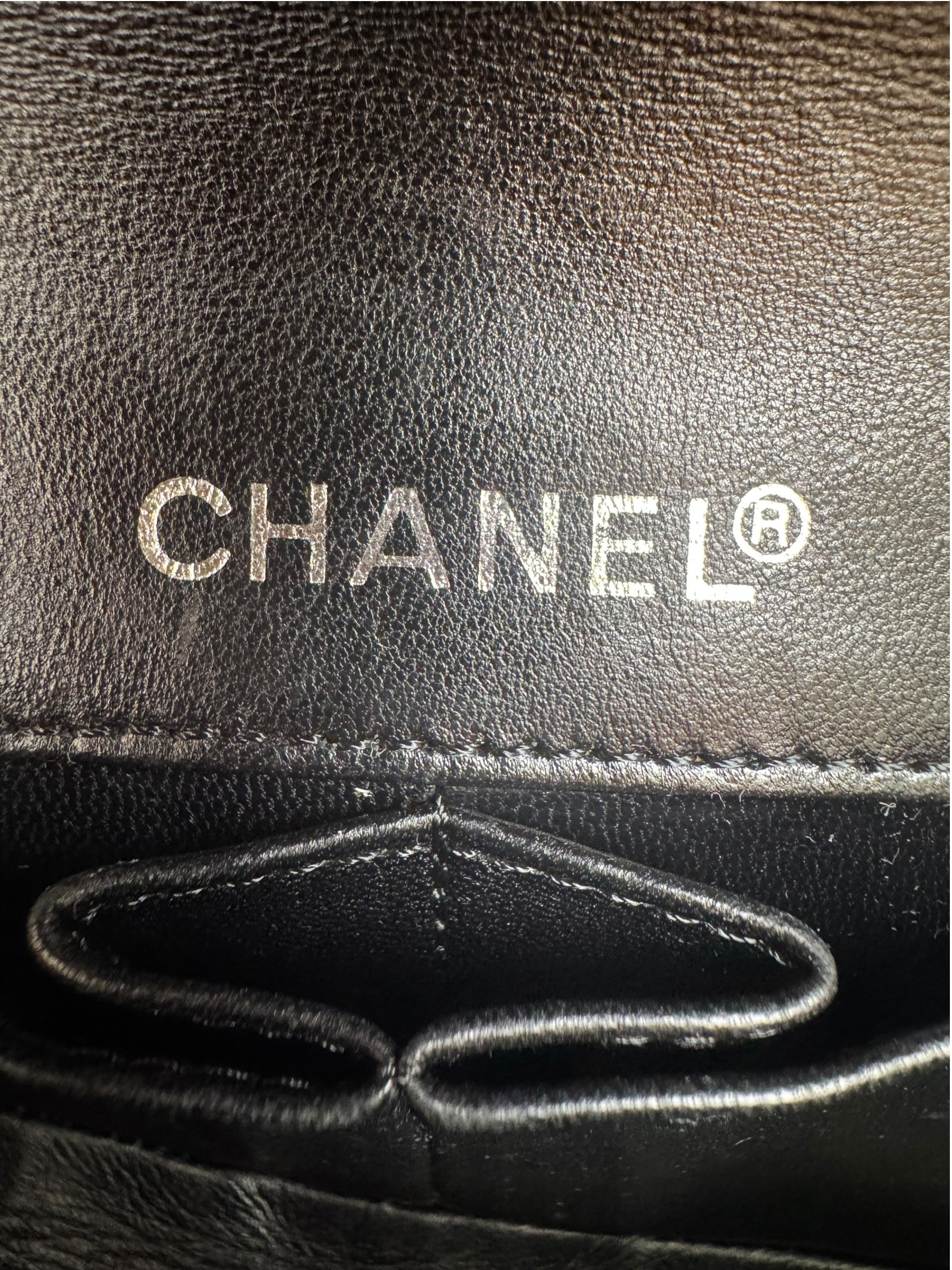 (REZERVEDIR.)CHANEL LASER CUT CAMELLIA FLAP BAG