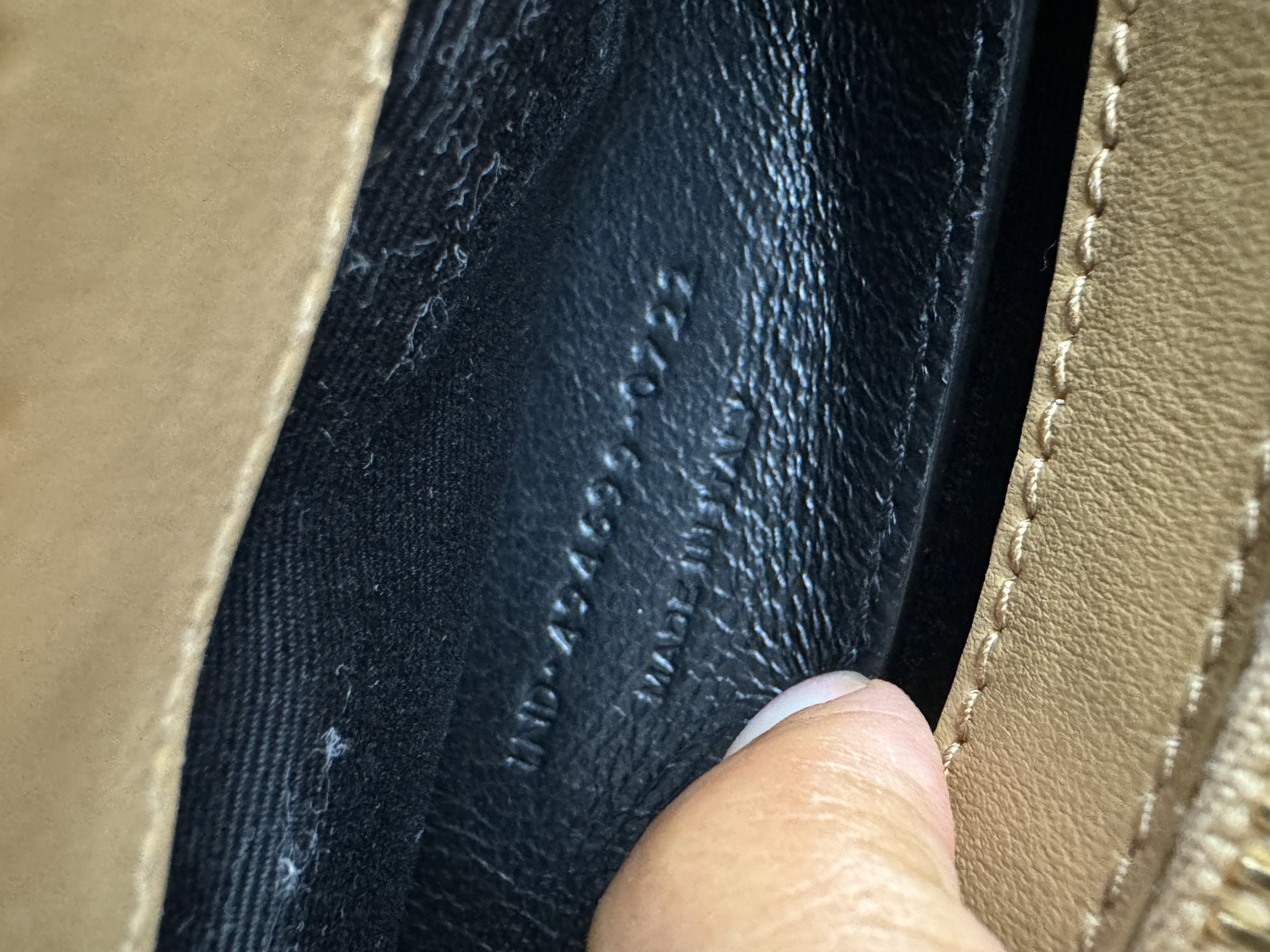 SAINT LAURENT SMALL LOULOU BAG