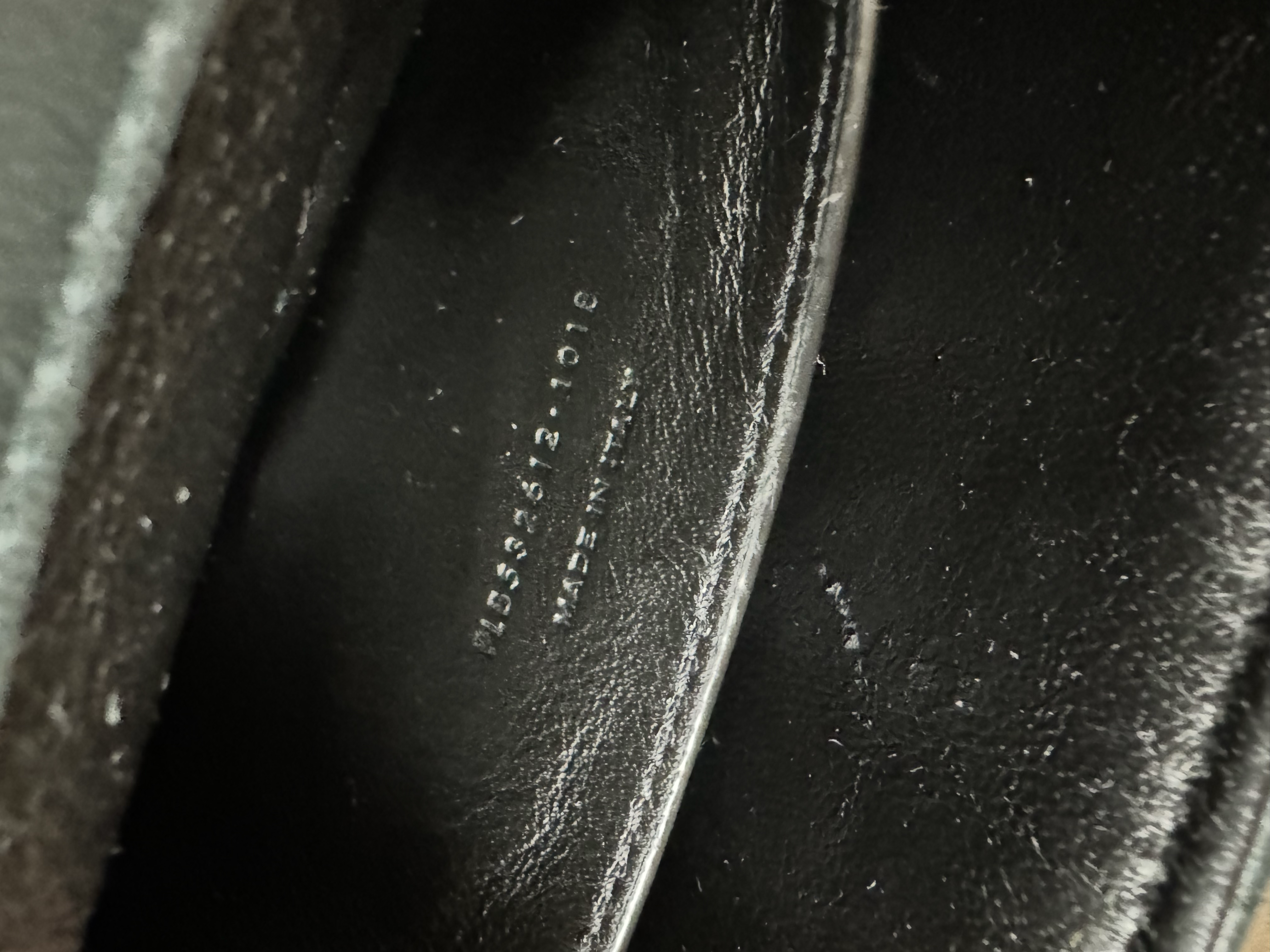 SAINT LAURENT VICKY MEDIUM CROSSBODY BAG